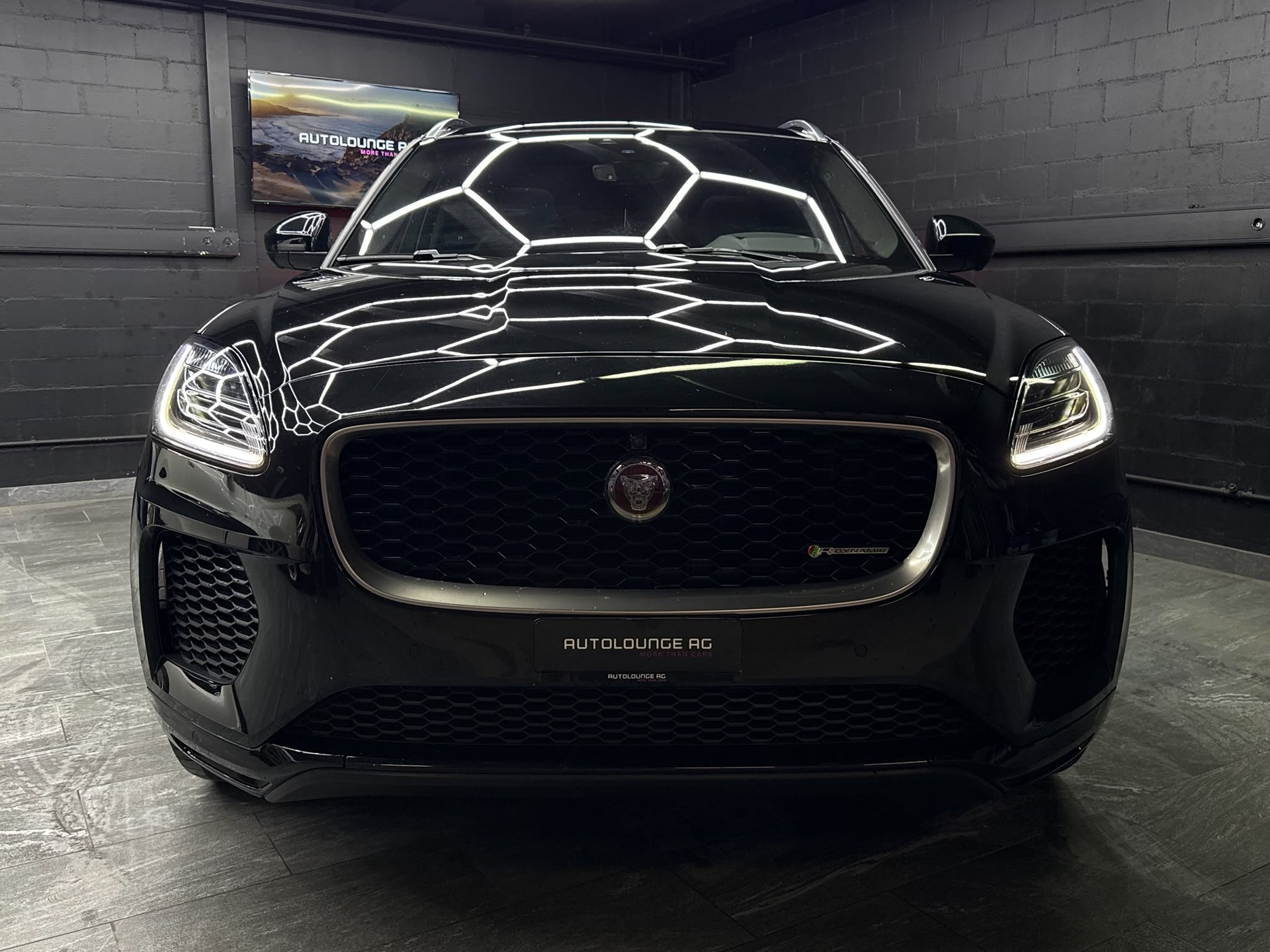 JAGUAR E-Pace 2.0d D240 R-Dynamic SE AWD Automatik-image-1