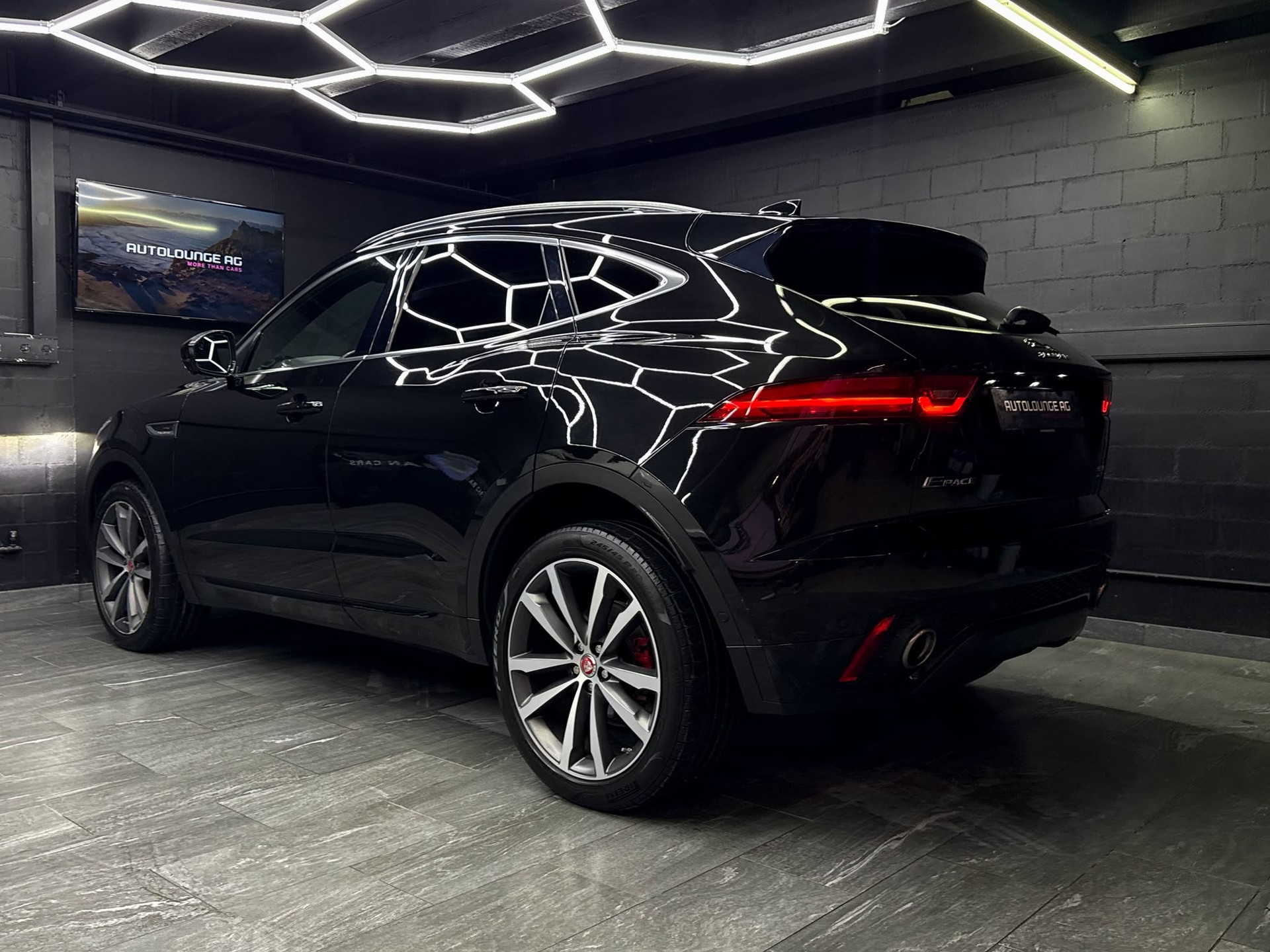 JAGUAR E-Pace 2.0d D240 R-Dynamic SE AWD Automatik-image-4