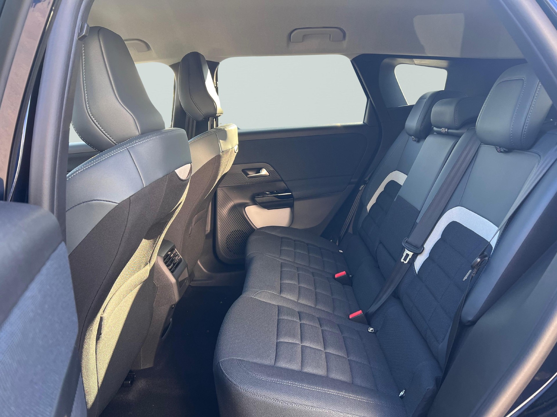 CITROEN C5 Aircross 1.2 Hybrid Plus-image-10