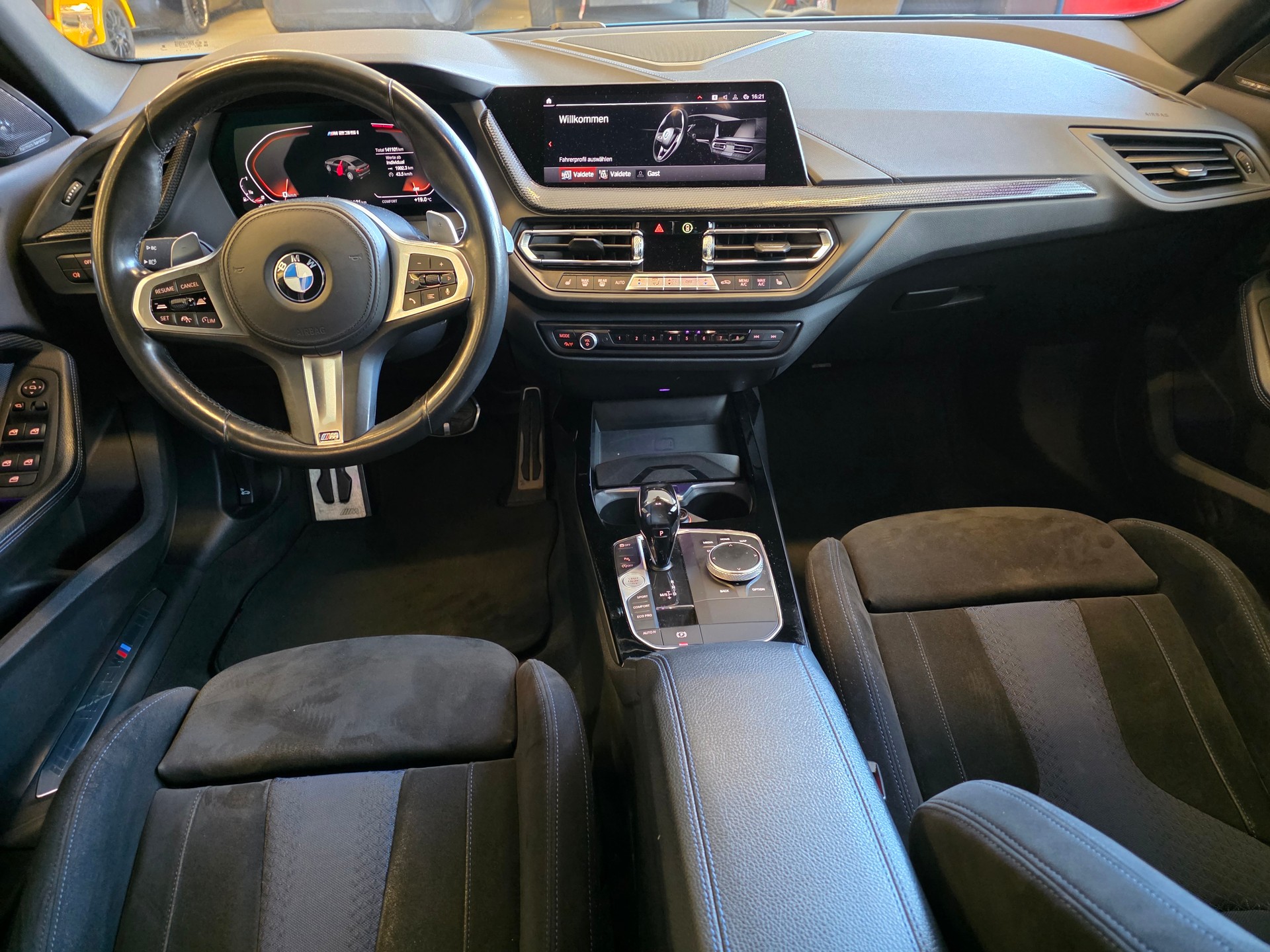 BMW M235i Gran Coupé xDrive Steptronic-image-13
