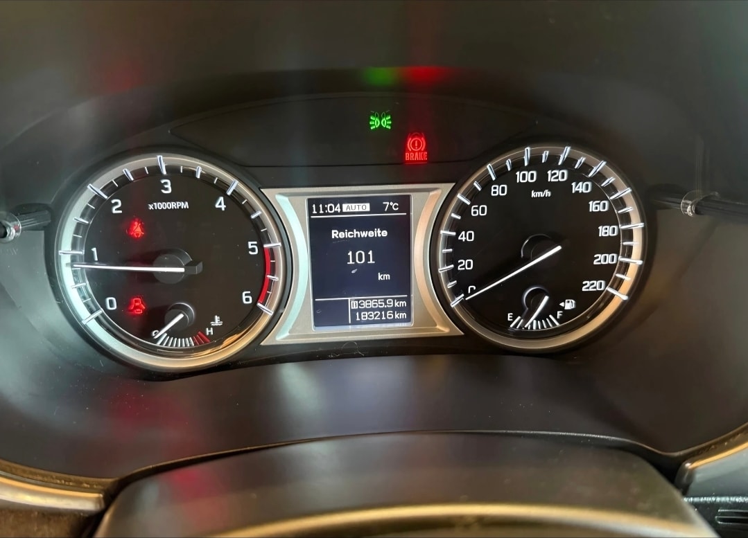 SUZUKI Vitara 1.6 TD Sergio Cellano Top-image-10