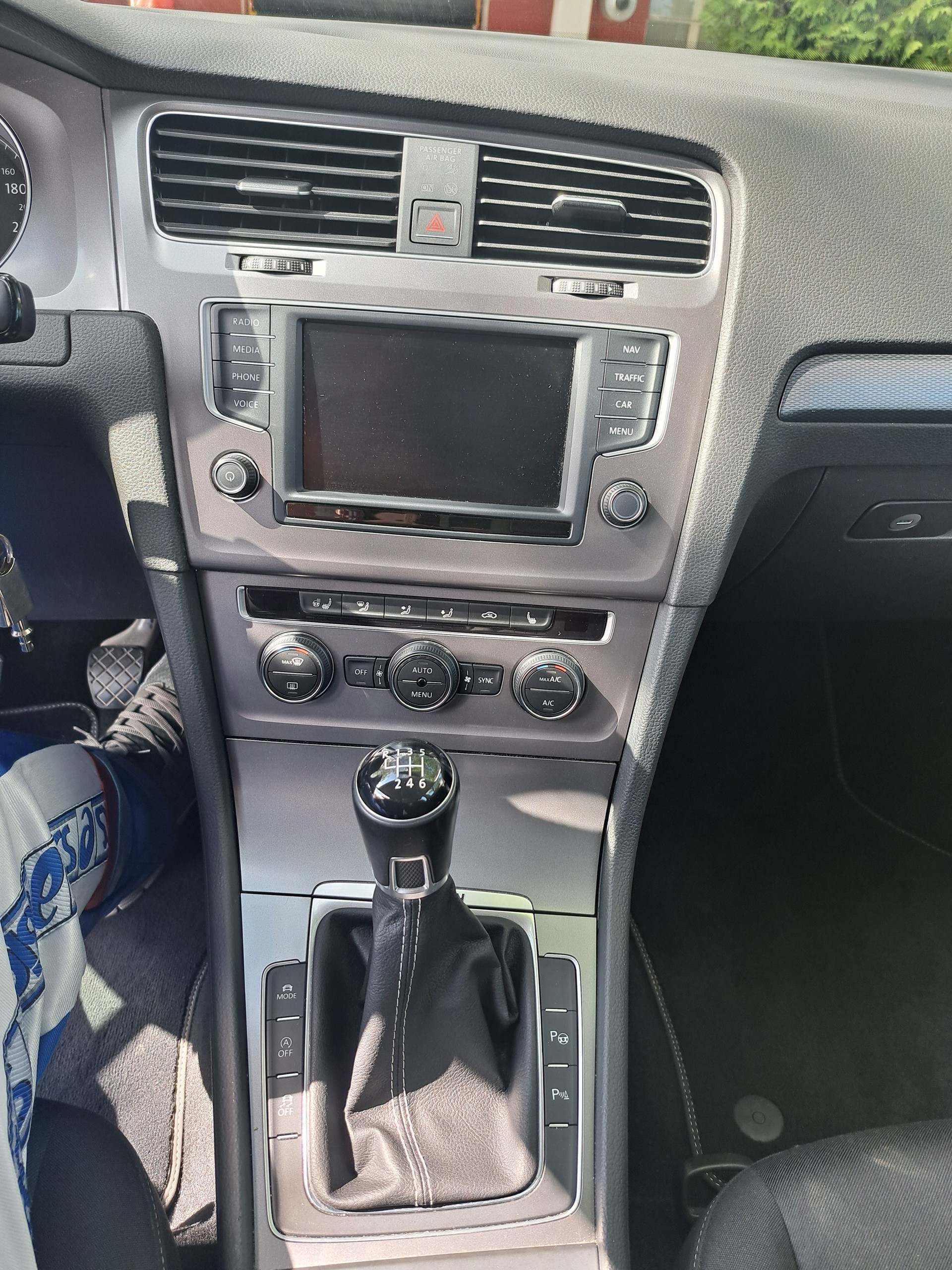 VW 1.6 TDI Lounge 4m-image-4