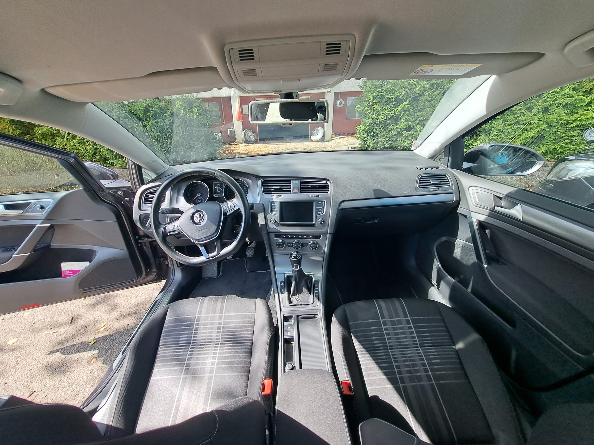VW 1.6 TDI Lounge 4m-image-2