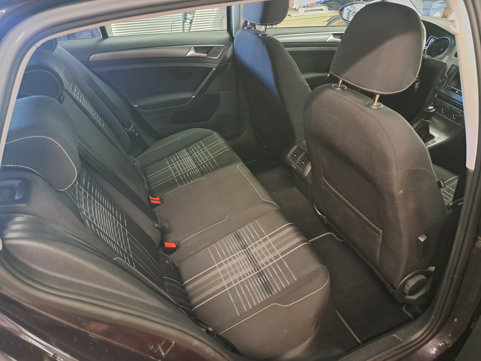 VW 1.6 TDI Lounge 4m-image-5