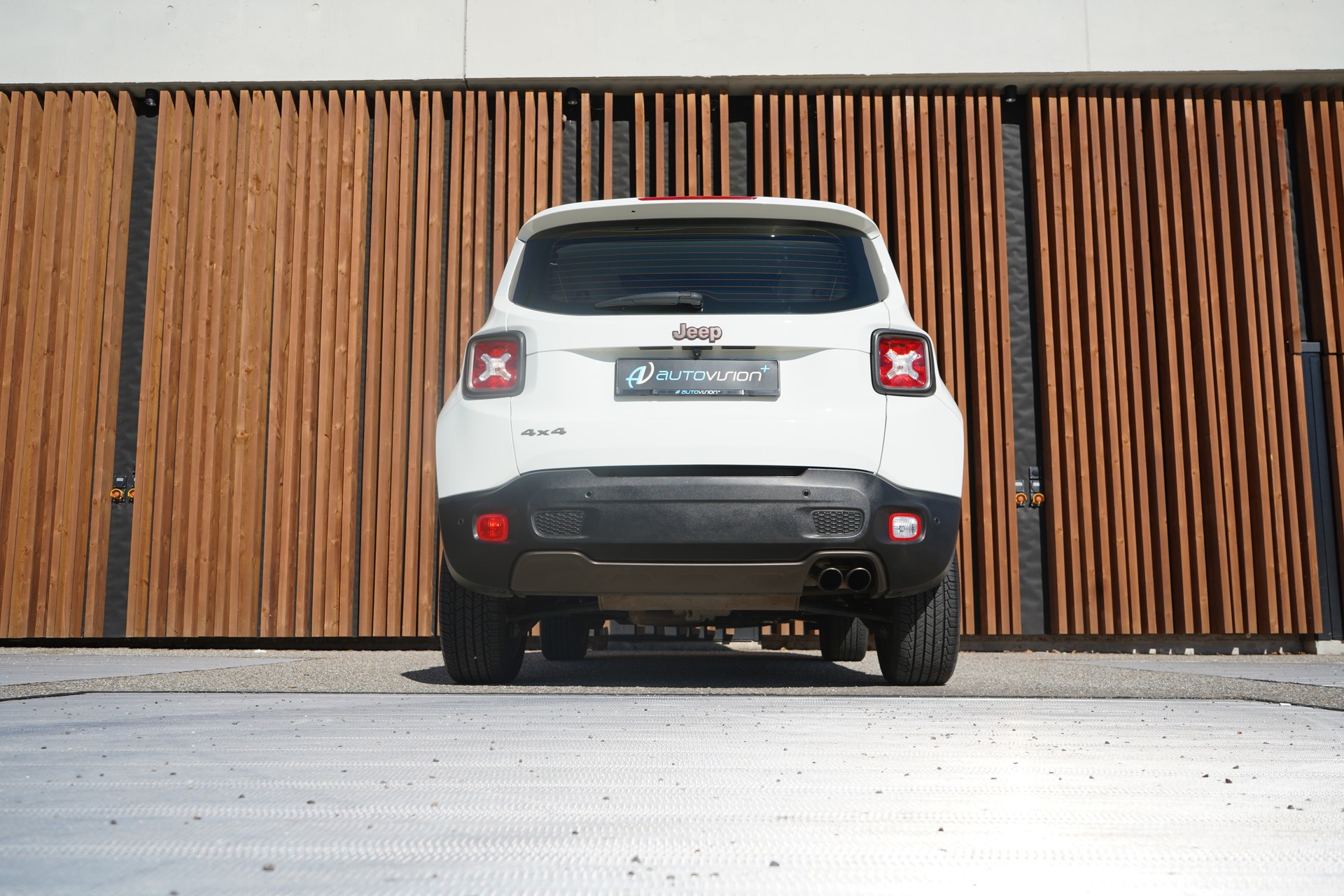 JEEP RENEGADE 1.4 TURBO 75th ANNIVERSARY AWD l 170 PS-image-16