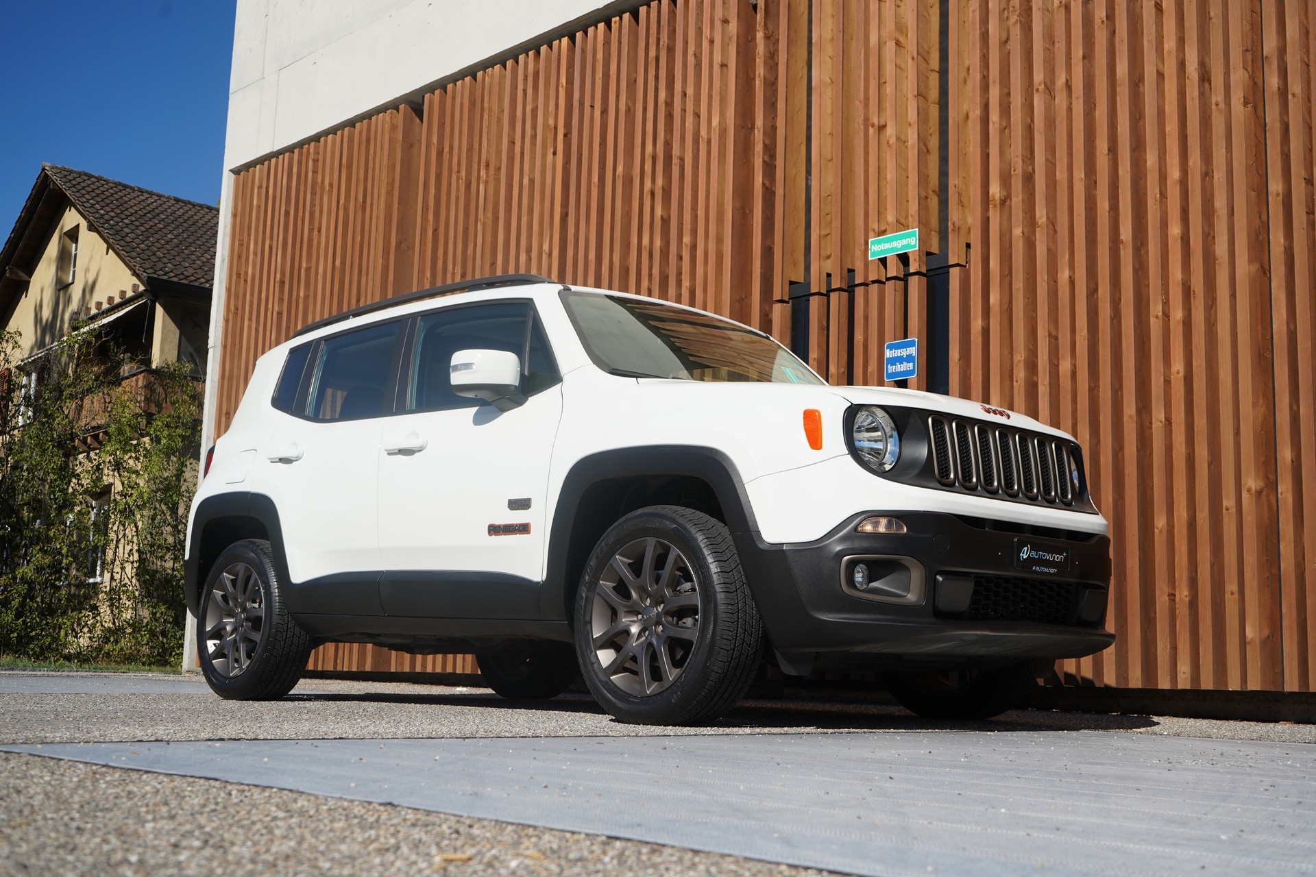 JEEP RENEGADE 1.4 TURBO 75th ANNIVERSARY AWD l 170 PS-image-7