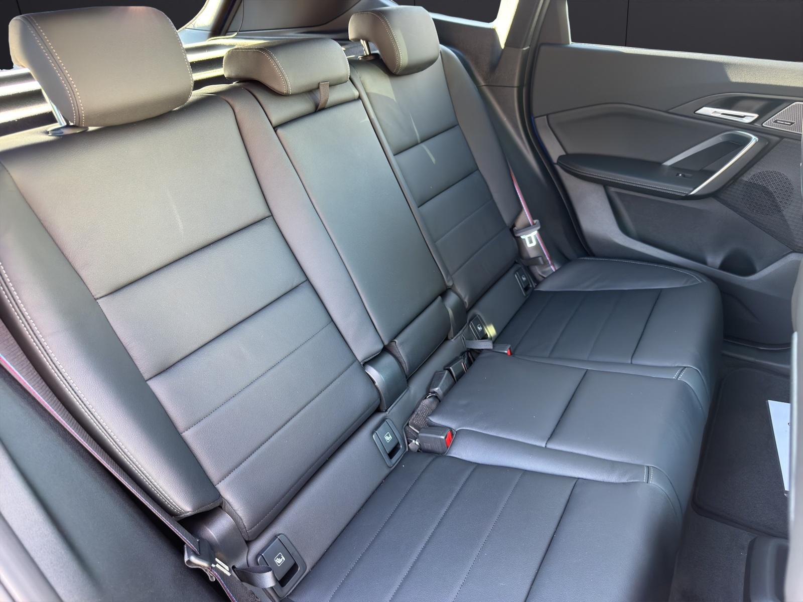 BMW iX1 U11 30 xDrive-image-13