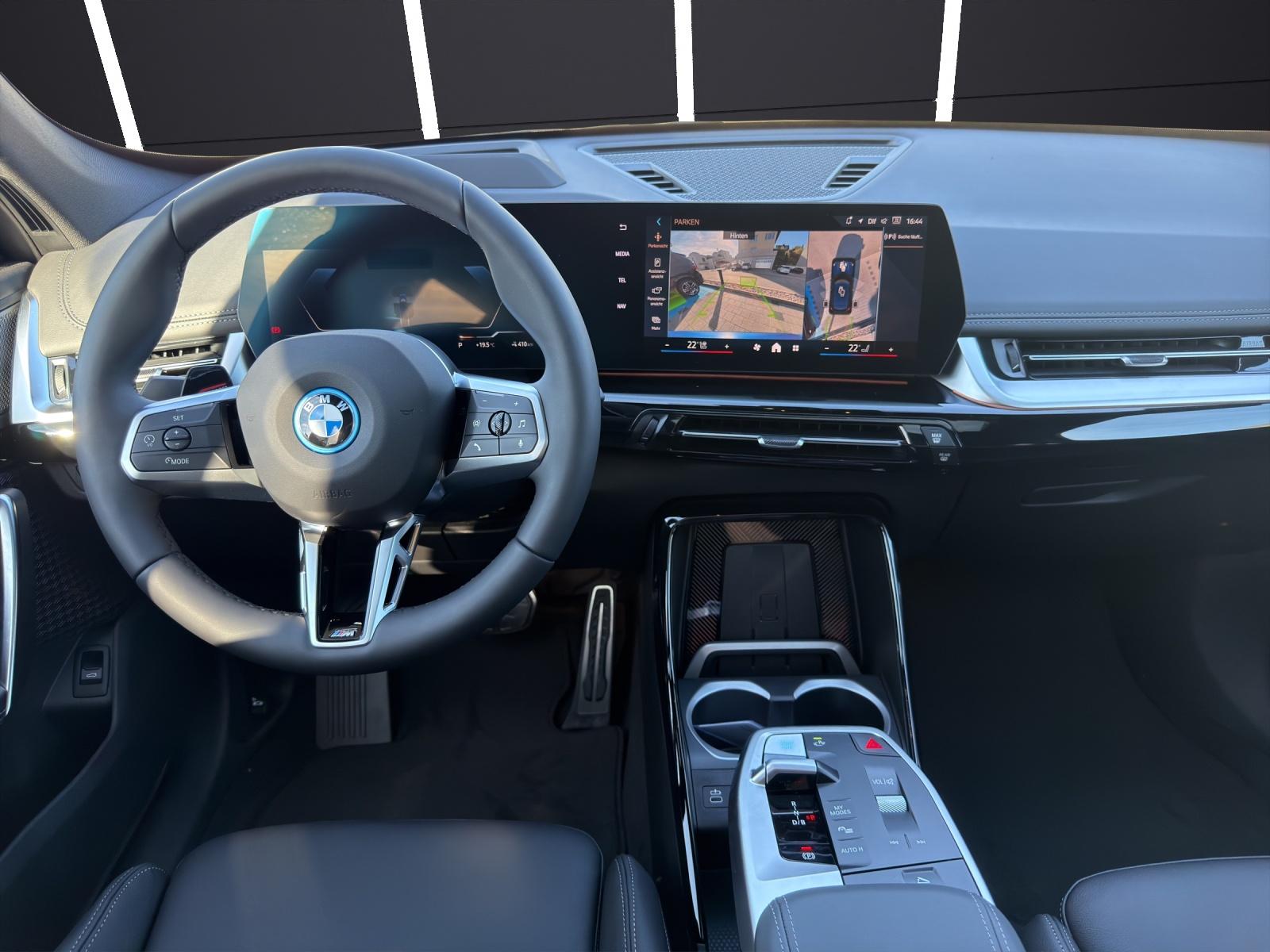 BMW iX1 U11 30 xDrive-image-11