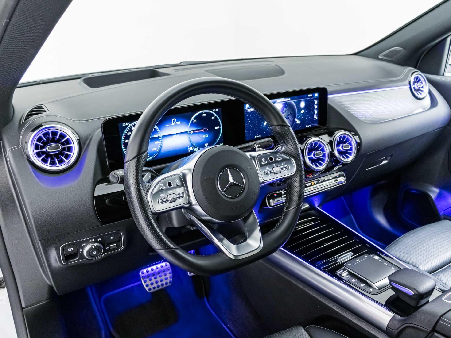 MERCEDES-BENZ EQA 300 4MATIC-image-8