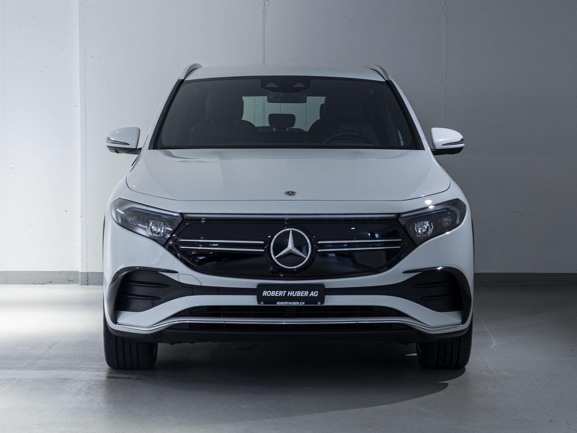 MERCEDES-BENZ EQA 300 4MATIC-image-2