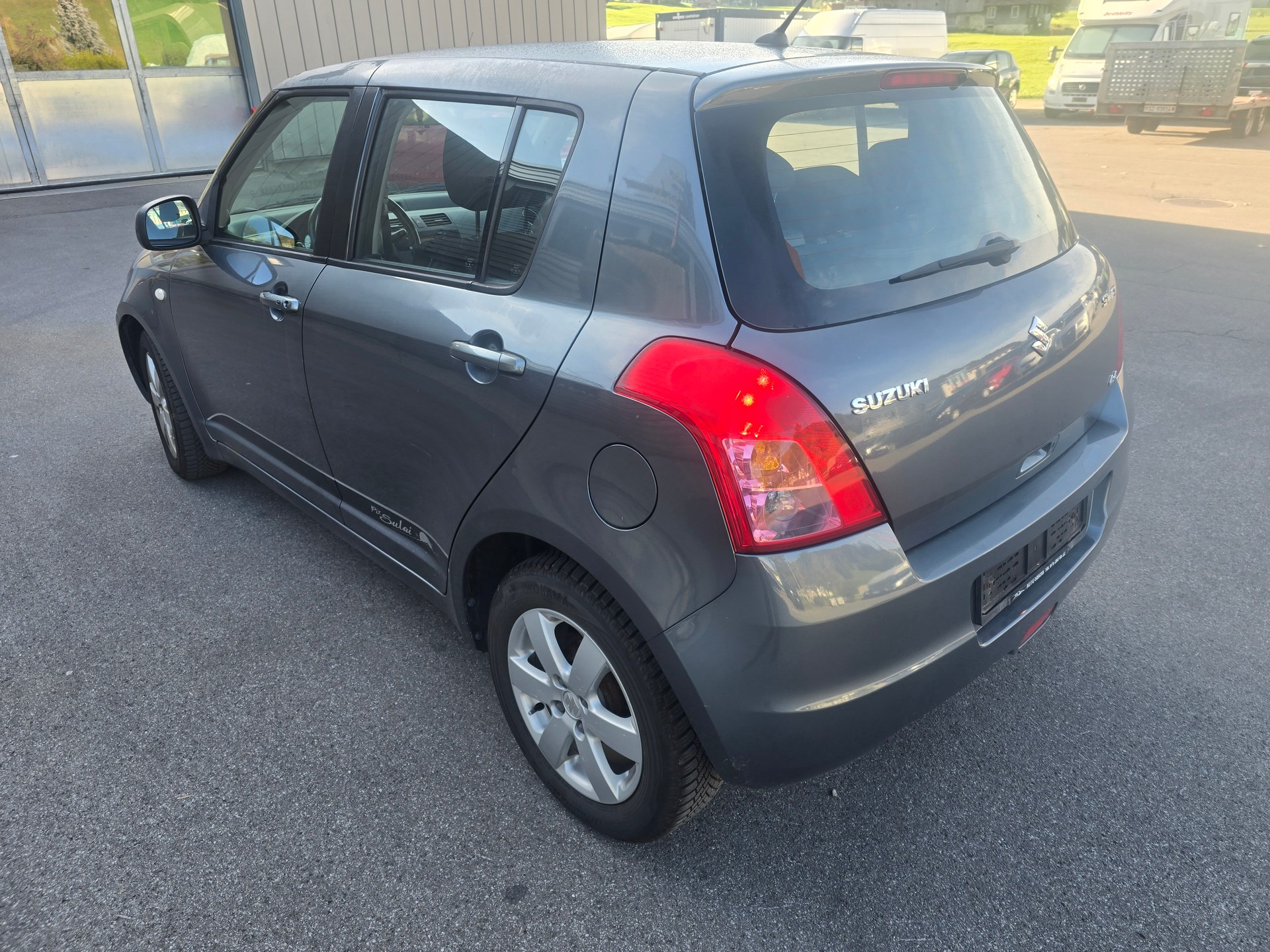 SUZUKI Swift 1.3i 16V GL Top Piz Sulai LE 4x4-image-2