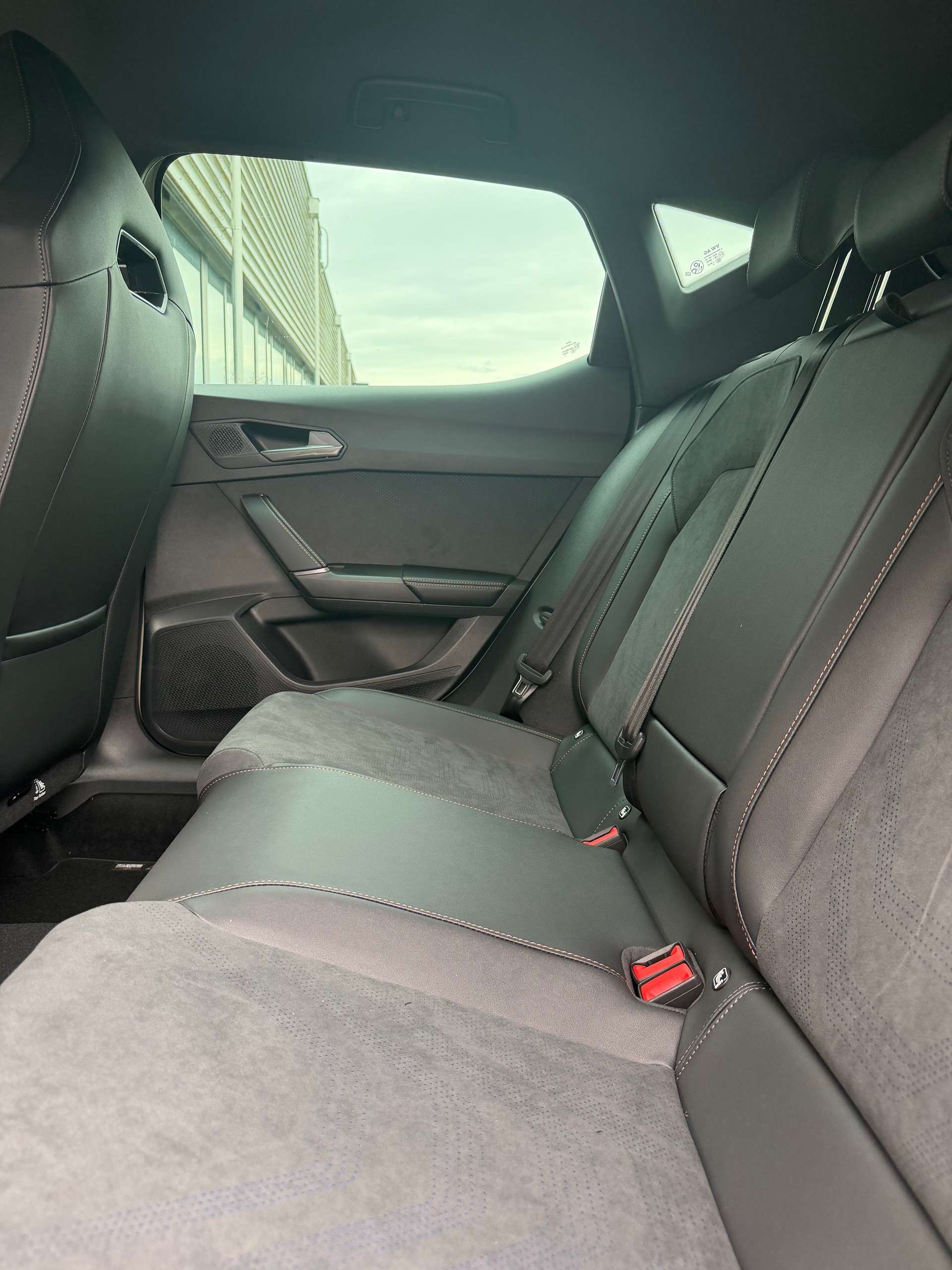 CUPRA E-HYBRID / PRIME EDITION - SERVICES GRATUITS 5 ANS / 100'000 KMS - LEASING 530.- / MOIS SANS APPORT-image-8