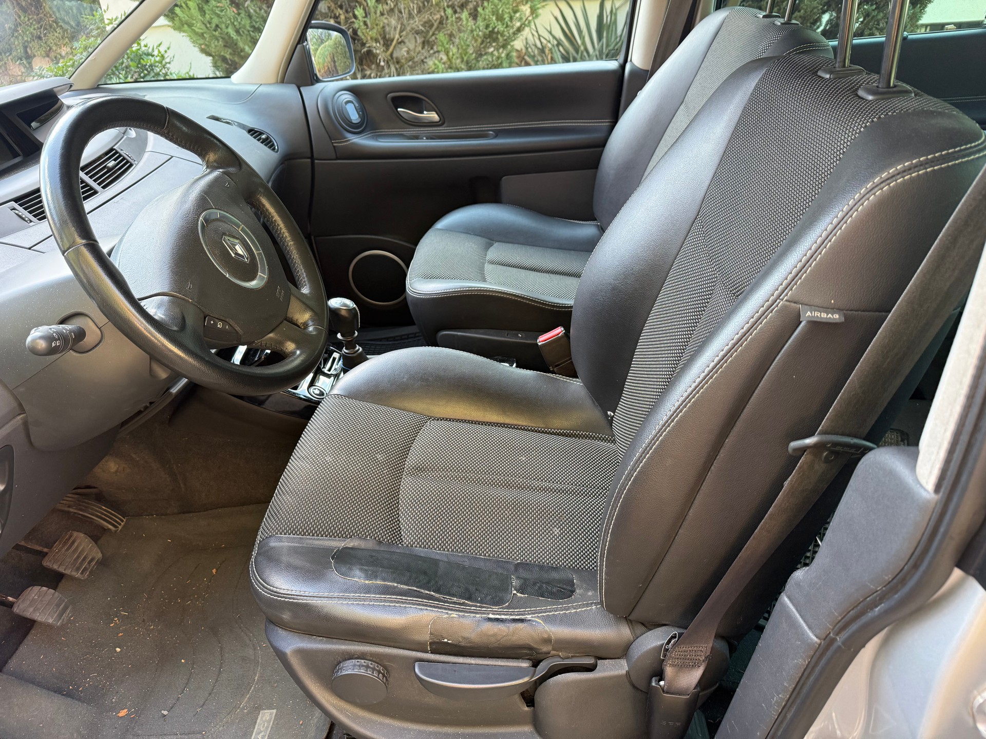 RENAULT Grand Espace 2.0 dCi Dynamique-image-7
