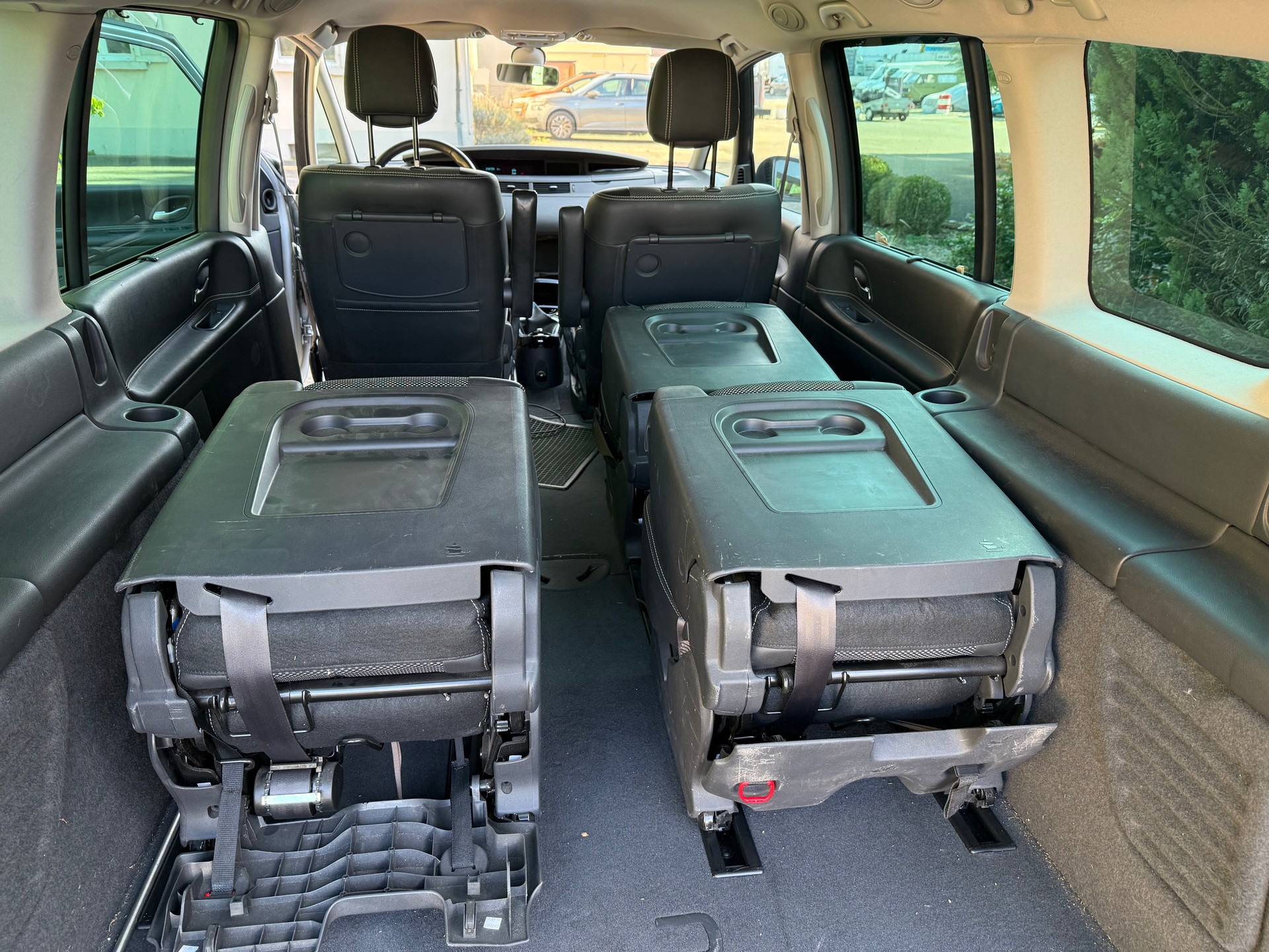 RENAULT Grand Espace 2.0 dCi Dynamique-image-8