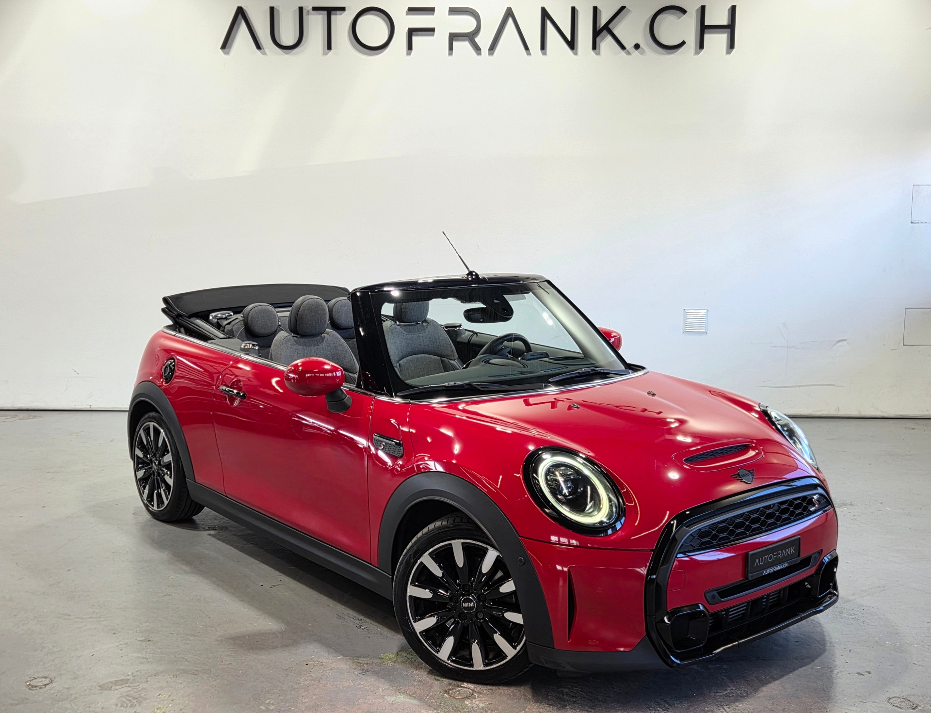 MINI Cabrio F57 2.0i Cooper S SDKG-image-3