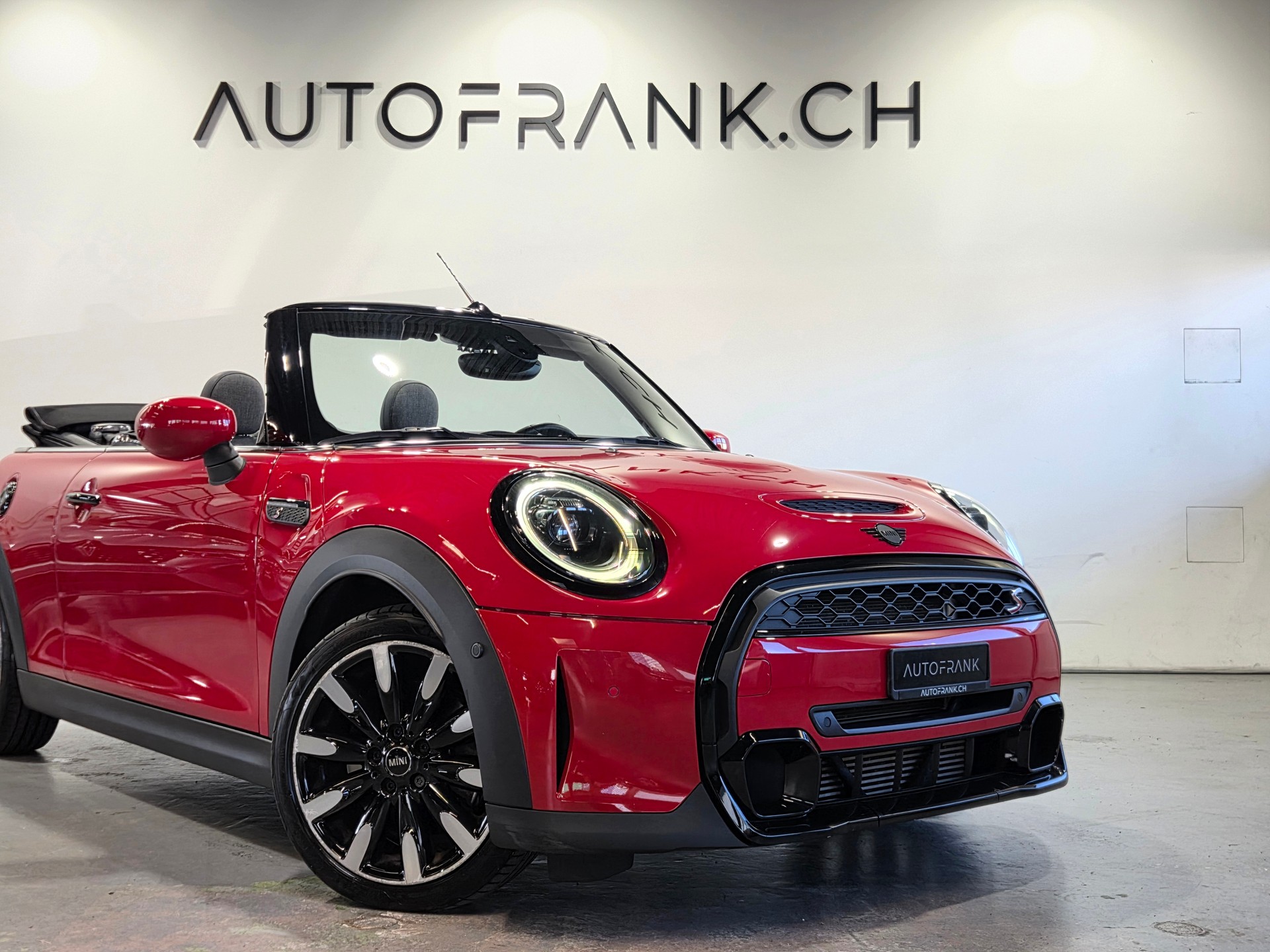 MINI Cabrio F57 2.0i Cooper S SDKG-image-1