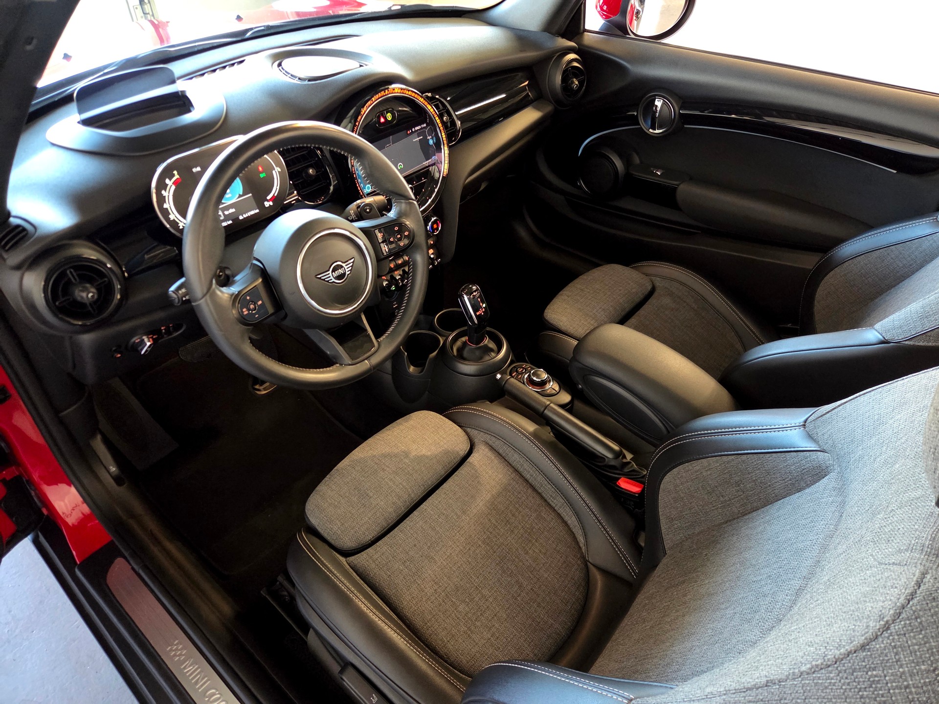 MINI Cabrio F57 2.0i Cooper S SDKG-image-11
