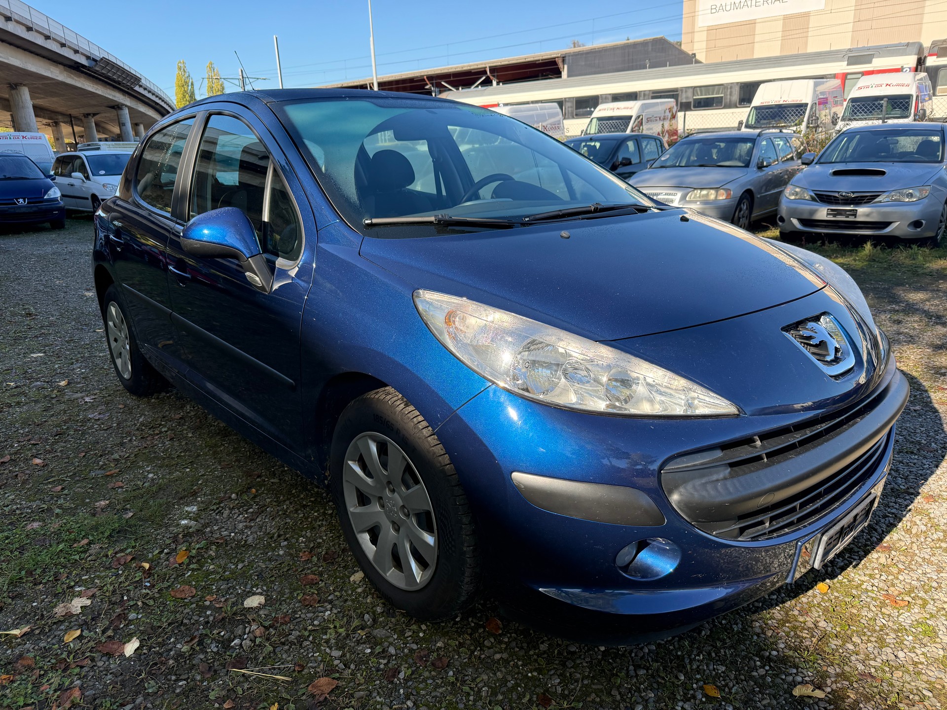 PEUGEOT 207 1.4 16V Trendy-image-1