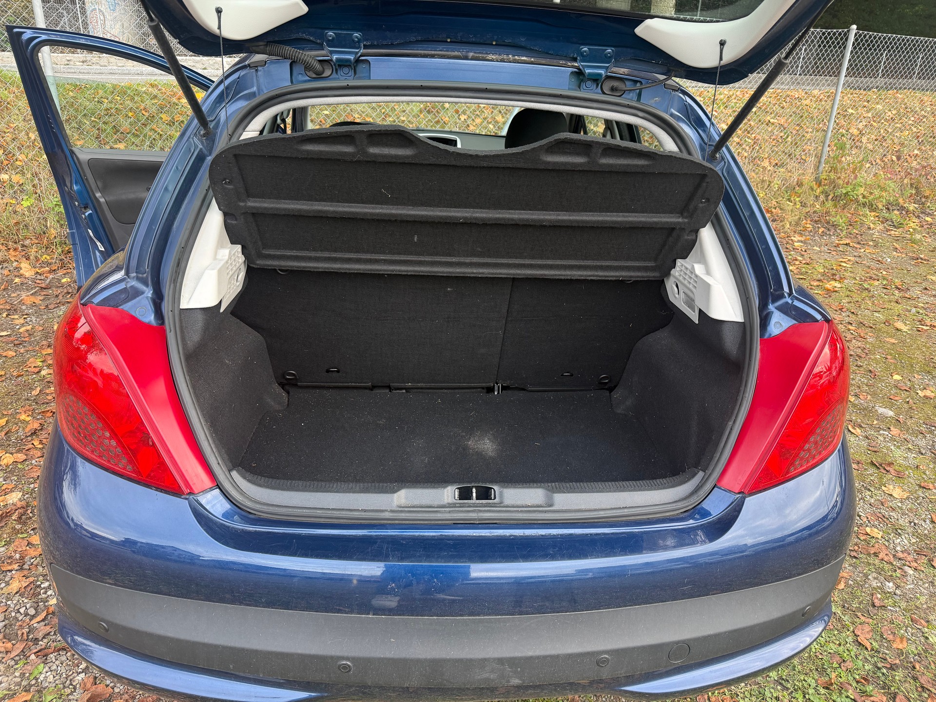 PEUGEOT 207 1.4 16V Trendy-image-14
