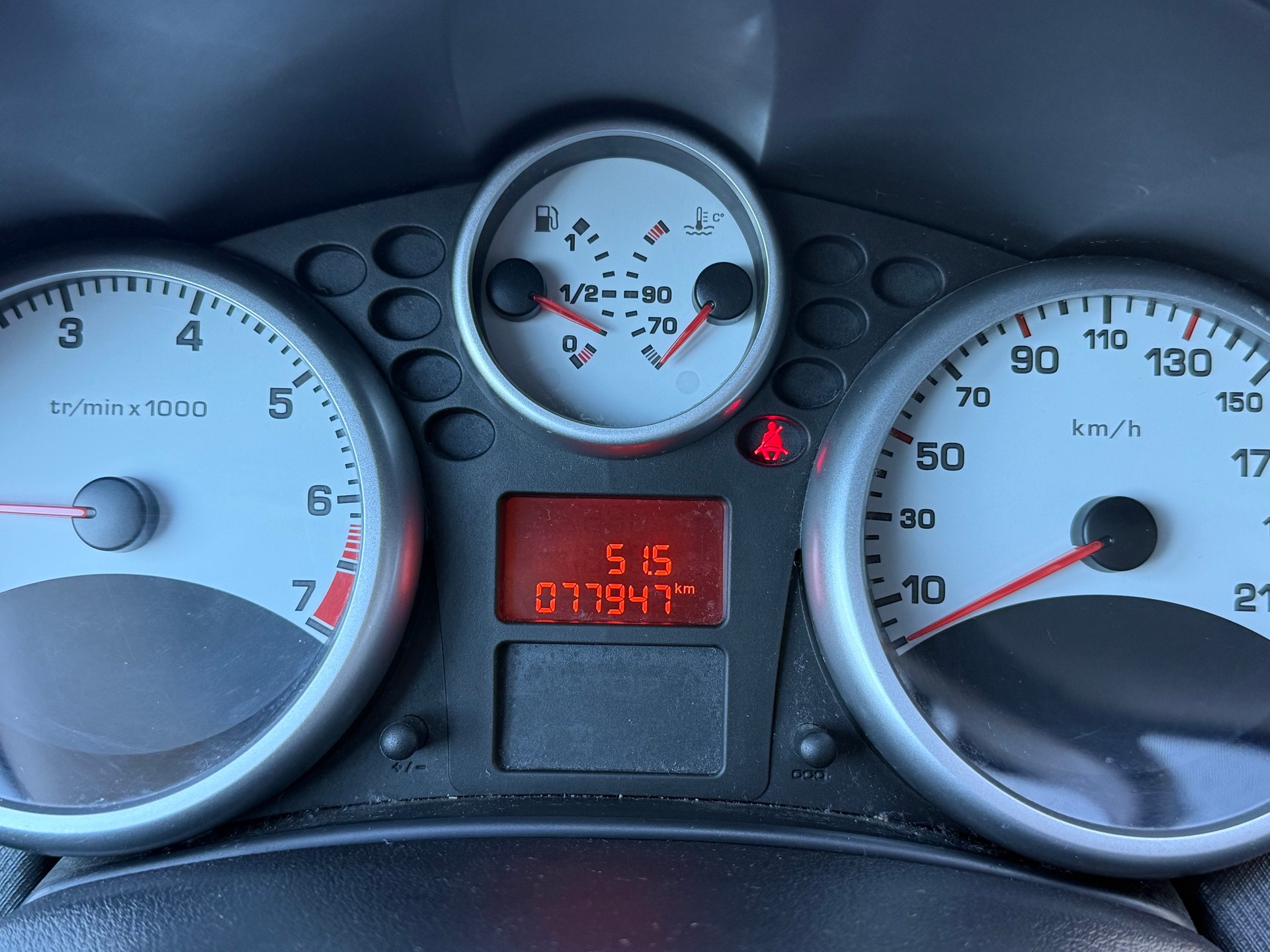 PEUGEOT 207 1.4 16V Trendy-image-10