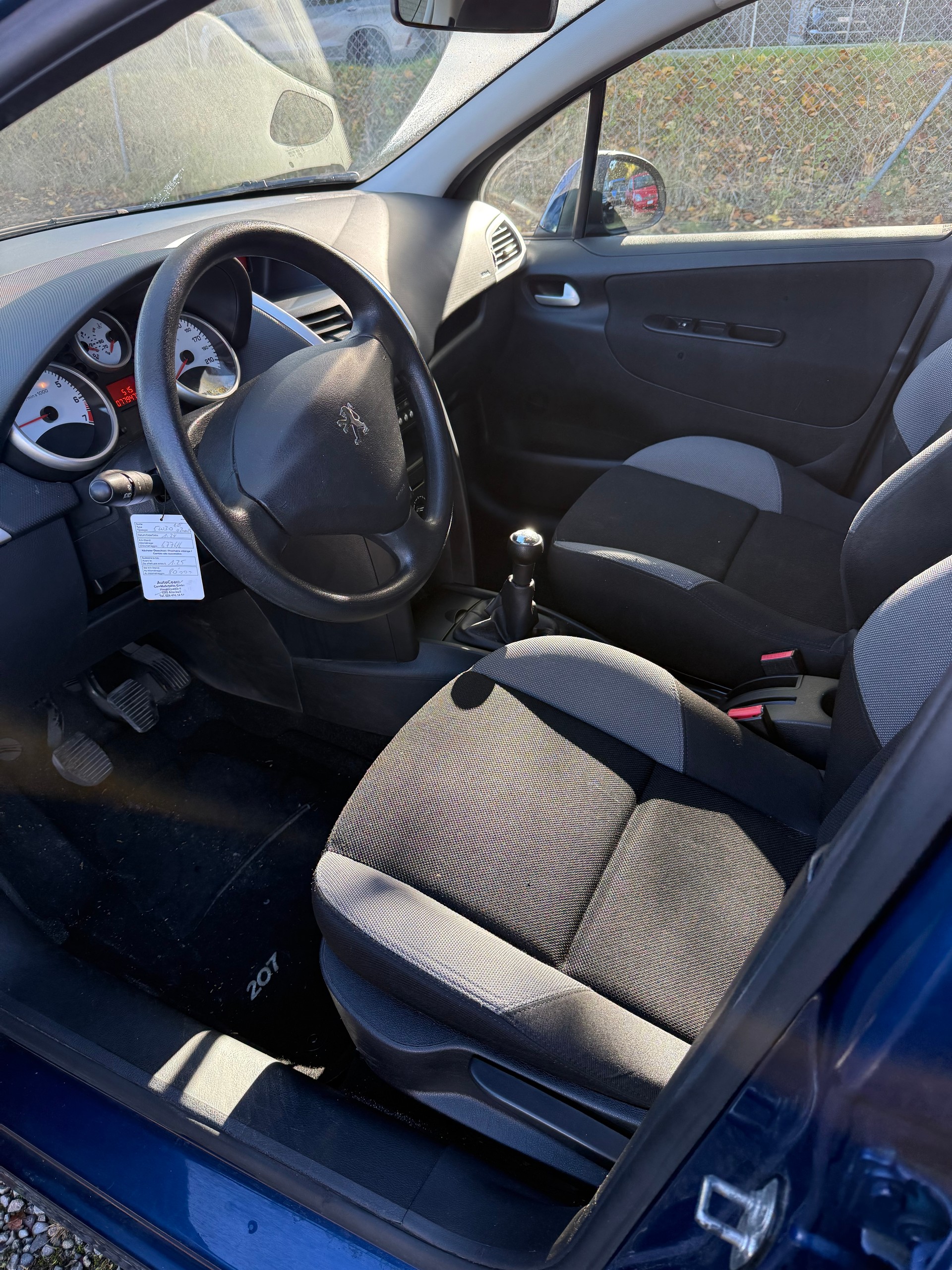 PEUGEOT 207 1.4 16V Trendy-image-9