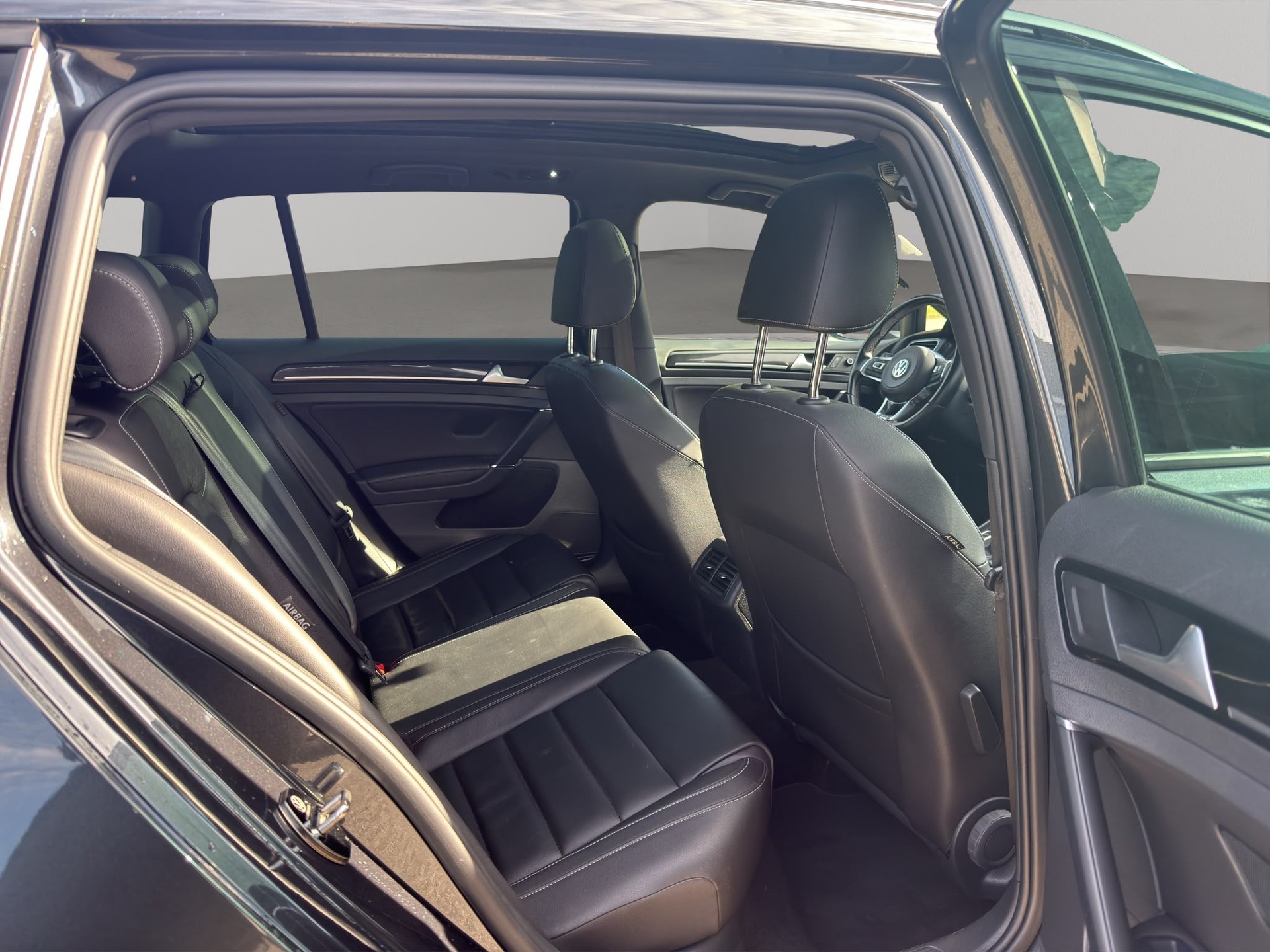 VW Golf Variant 2.0 TDI GTD DSG-image-13