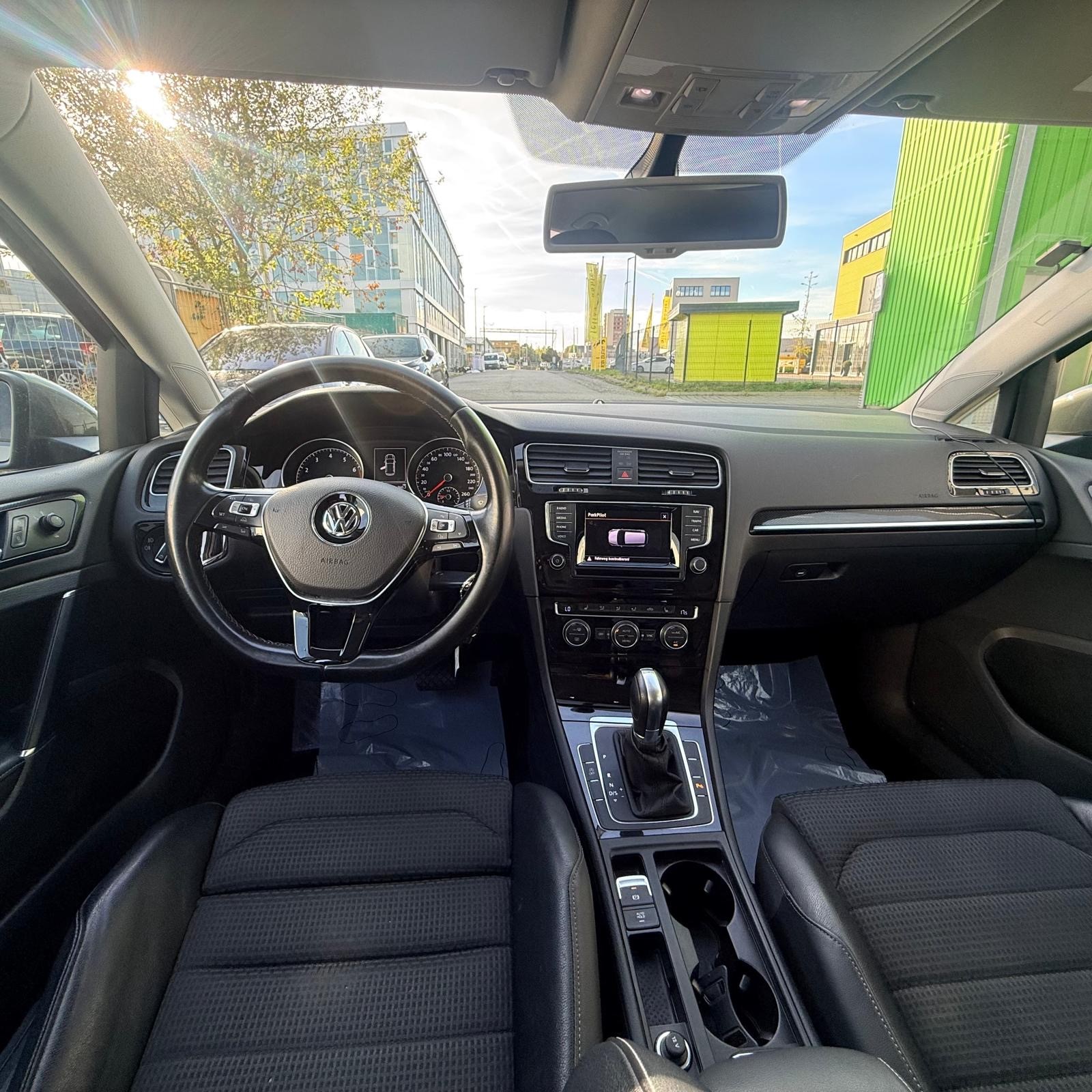 VW Golf 1.4 TSI Highline DSG-image-8