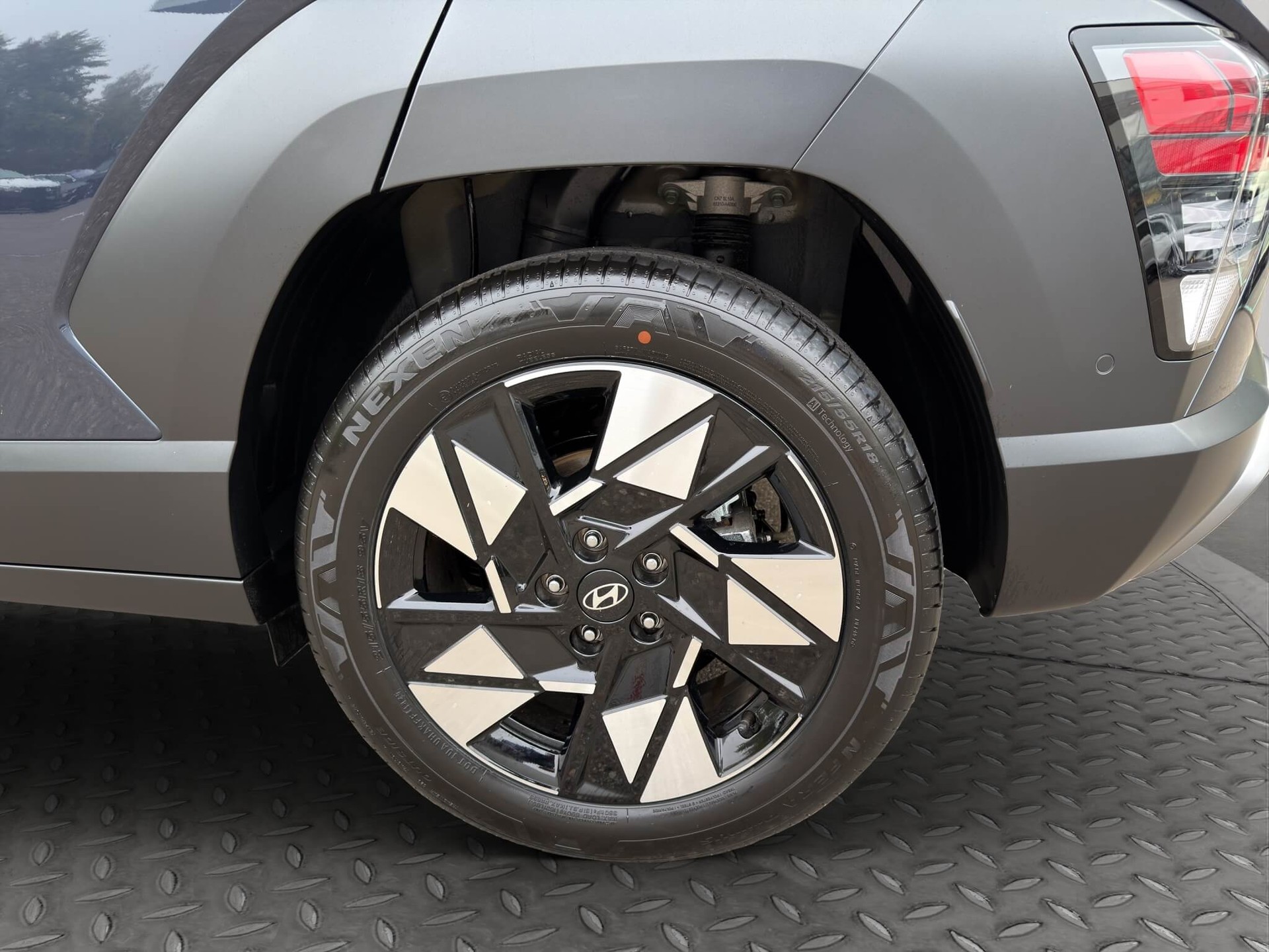 HYUNDAI Kona 1.6 GDi Hybrid Vertex Swiss Edition-image-5