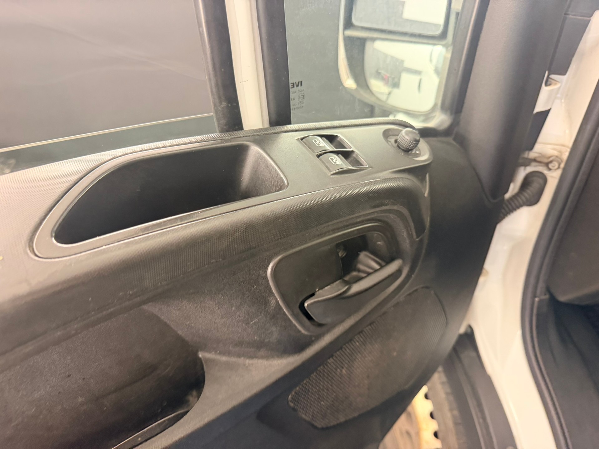 IVECO 35 S 13 D-image-10