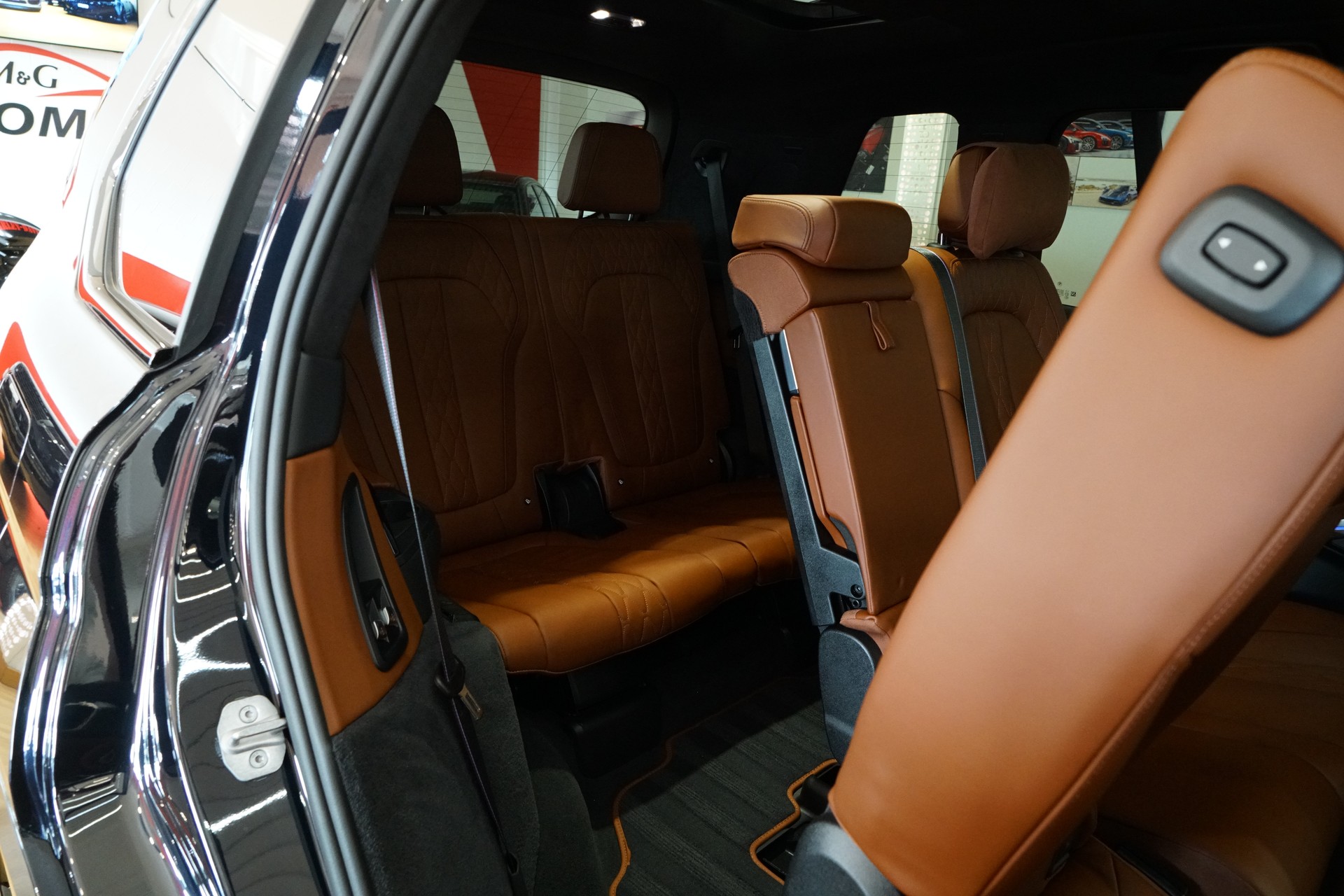 BMW X7 xDrive 48V 40d M Sport Pro Steptronic-image-18