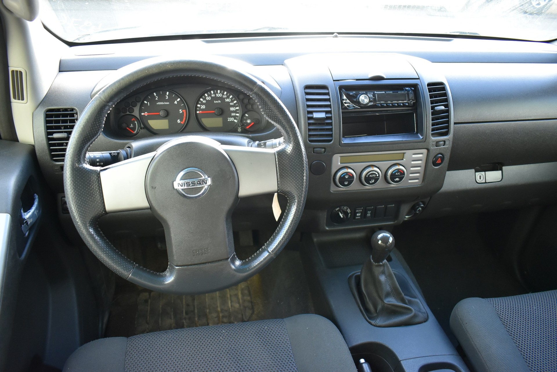 NISSAN Navara Double Cab LE 2.5 TDI 4WD-image-5