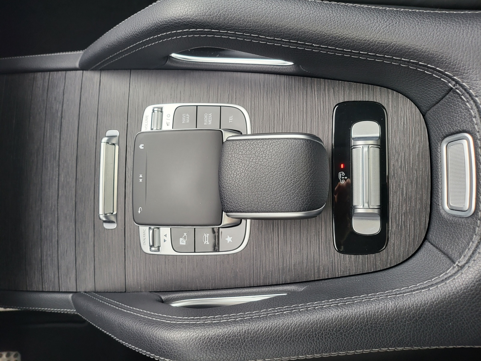 MERCEDES-BENZ GLE 450 4Matic AMG Line 9G-Tronic-image-11