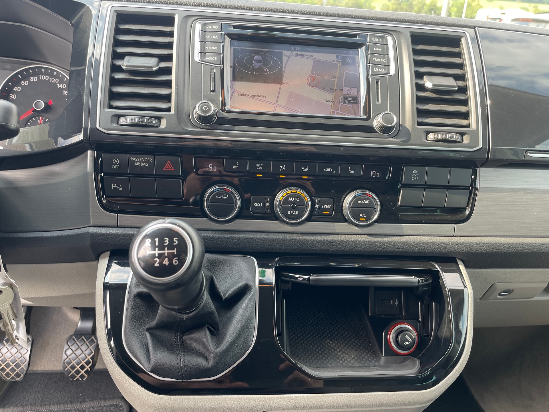 VW T6 California 2.0 Bi-TDI Ocean 4Motion-image-12