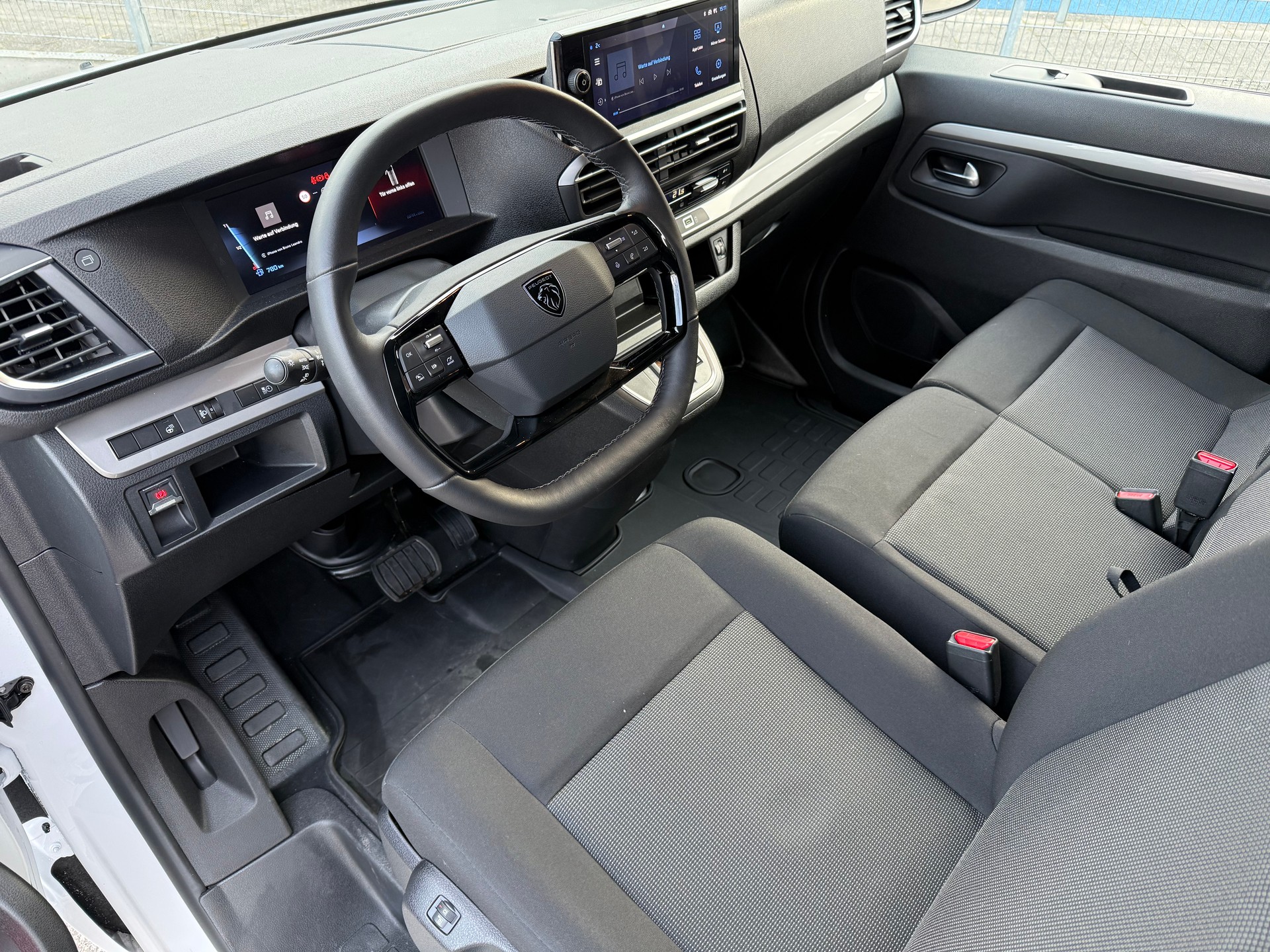 PEUGEOT Expert 2.0 BlueHDi 145 S&S Long EAT8 mit Standheizung-image-6