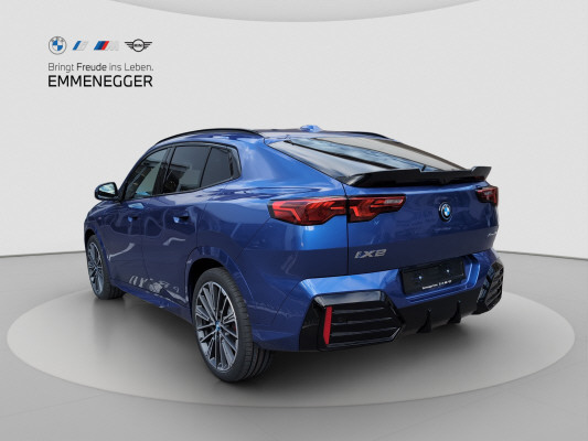 BMW iX2 xDrive 30 M Sport Pro-image-5