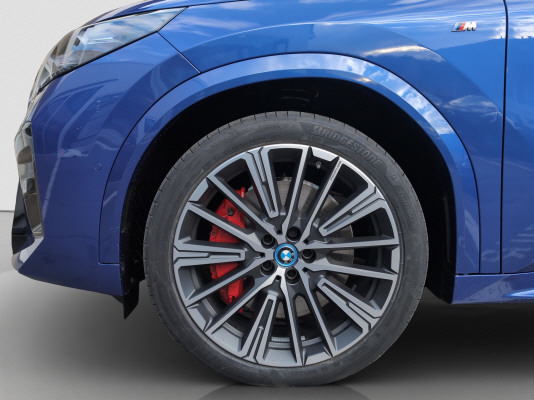 BMW iX2 xDrive 30 M Sport Pro-image-14