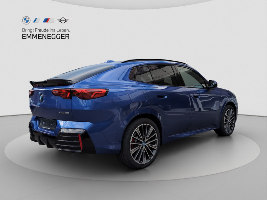 BMW iX2 xDrive 30 M Sport Pro-image-3