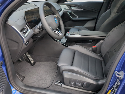 BMW iX2 xDrive 30 M Sport Pro-image-7