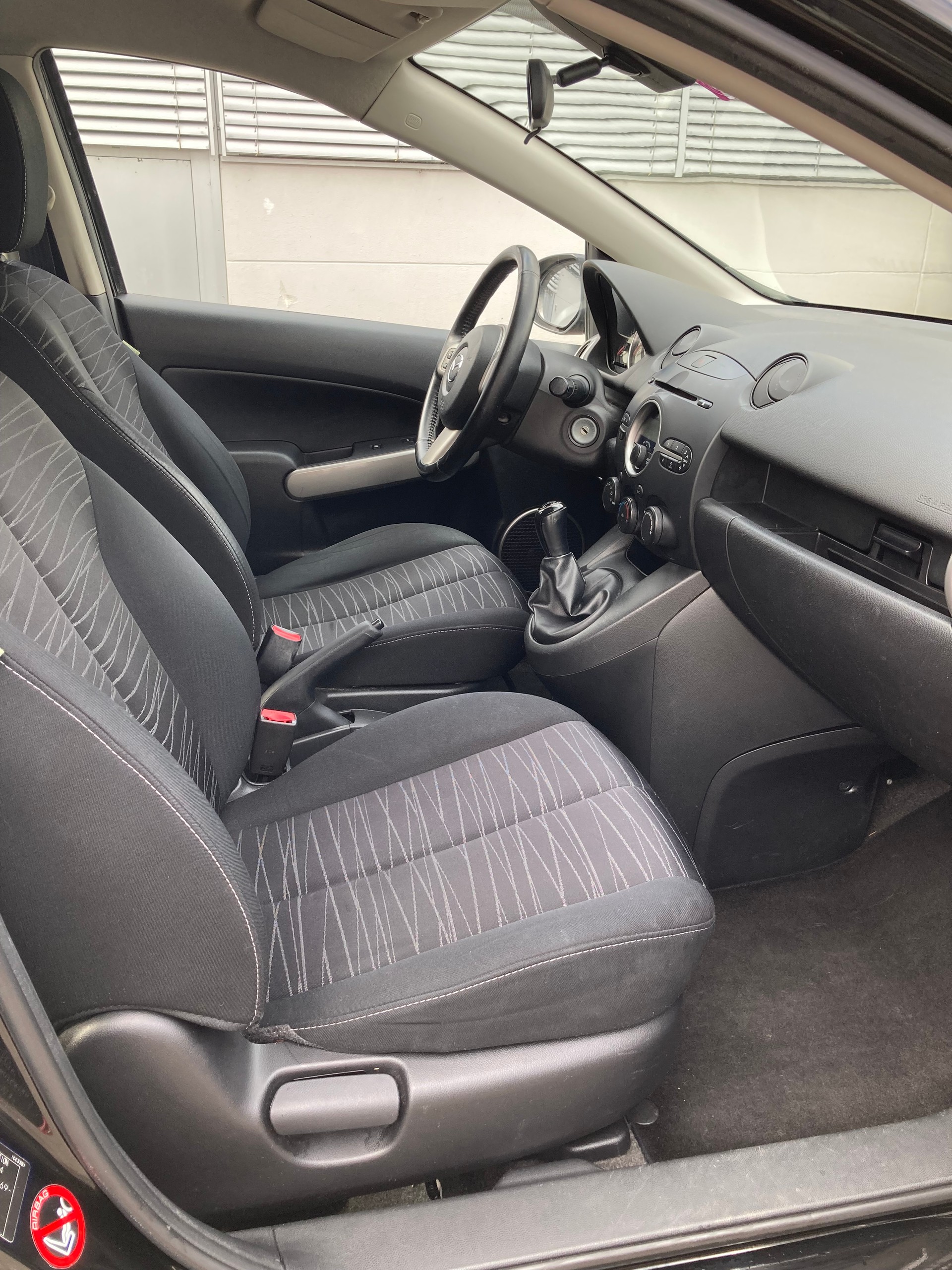 MAZDA 2 1.3i 16V-image-5