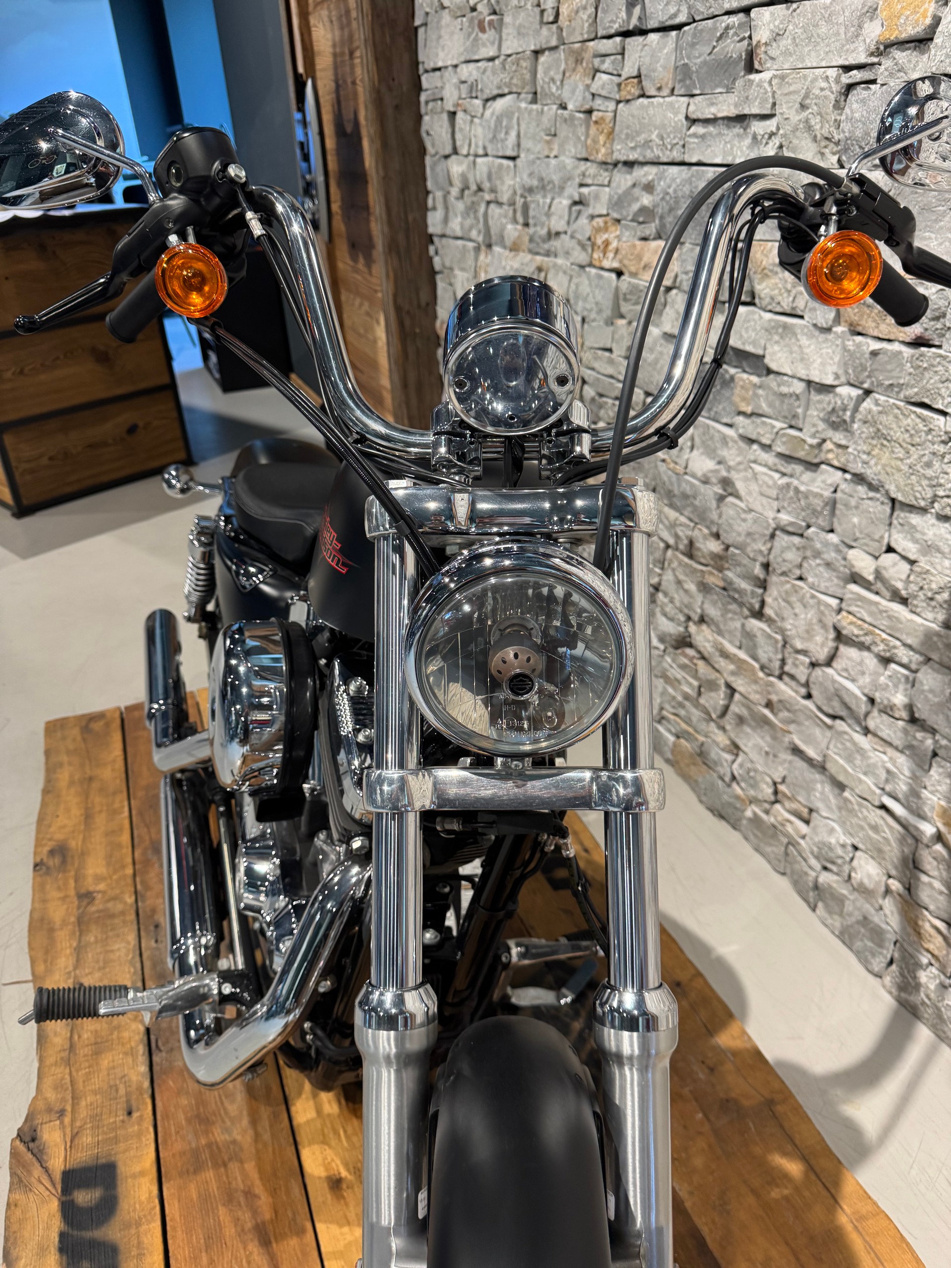 HARLEY-DAVIDSON XL 1200 V - Seventy Two-image-5