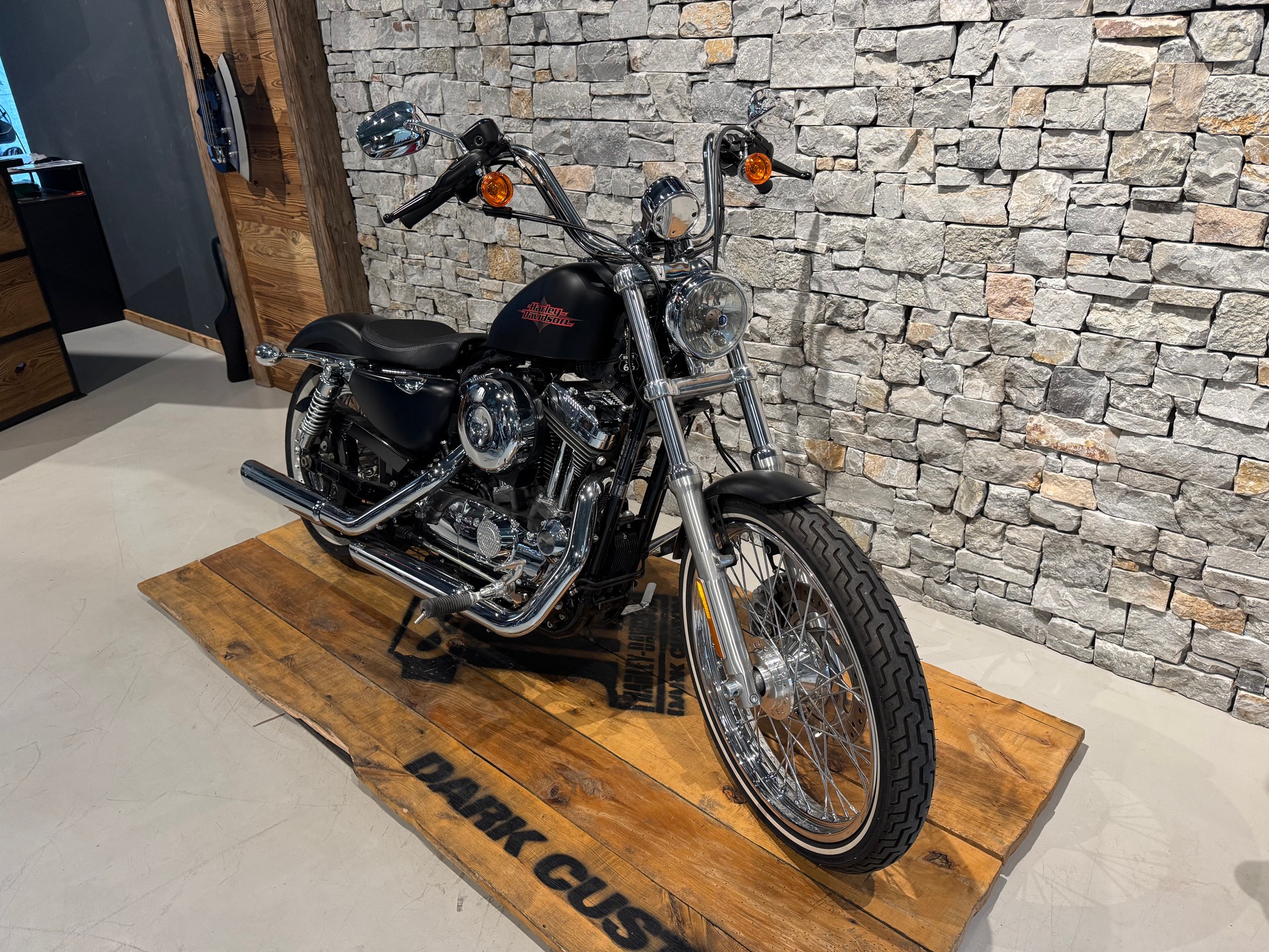 HARLEY-DAVIDSON XL 1200 V - Seventy Two-showroom-element-1