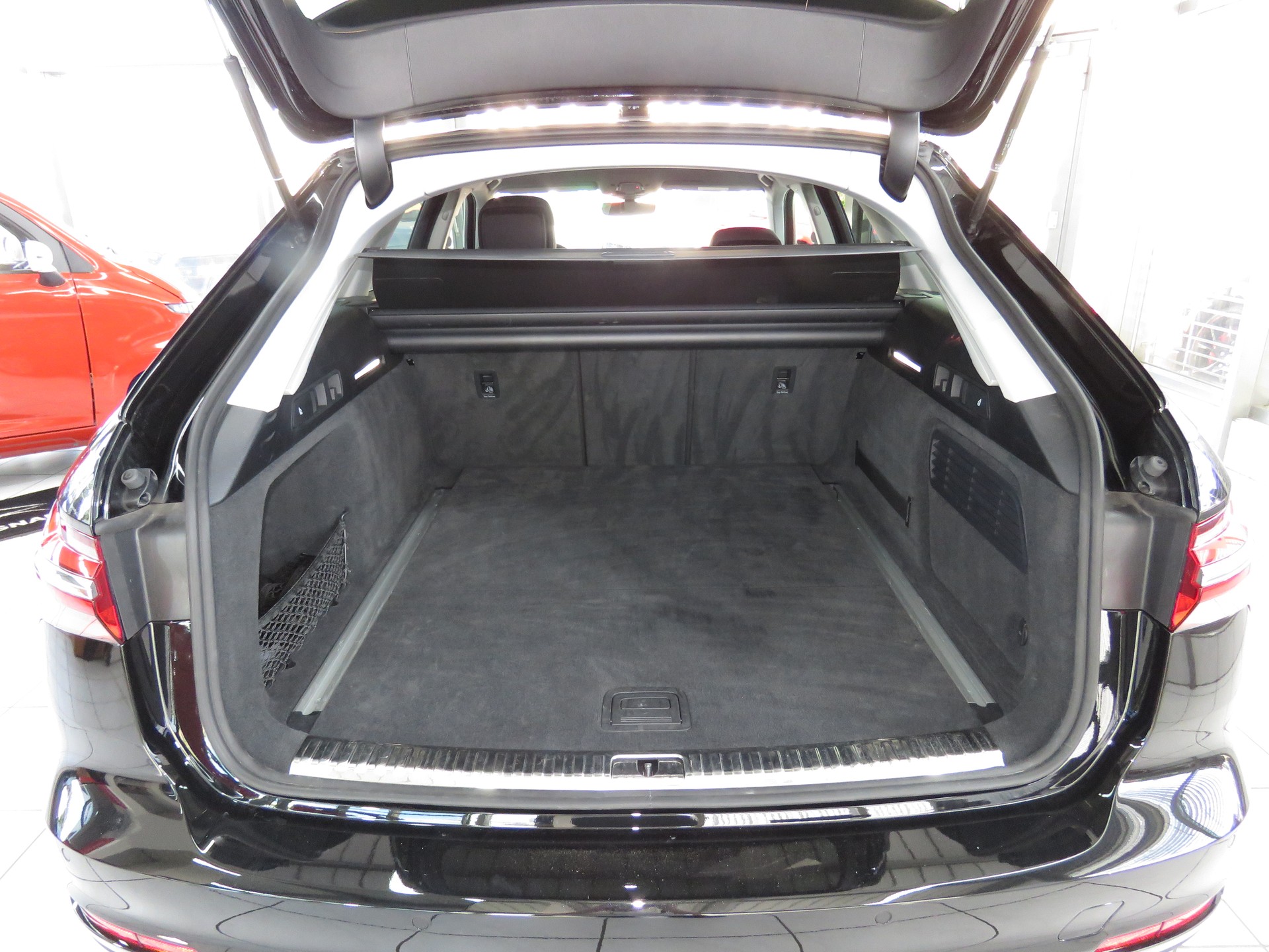 AUDI A6 Avant 40 TDI S-tronic (Automat)-image-9