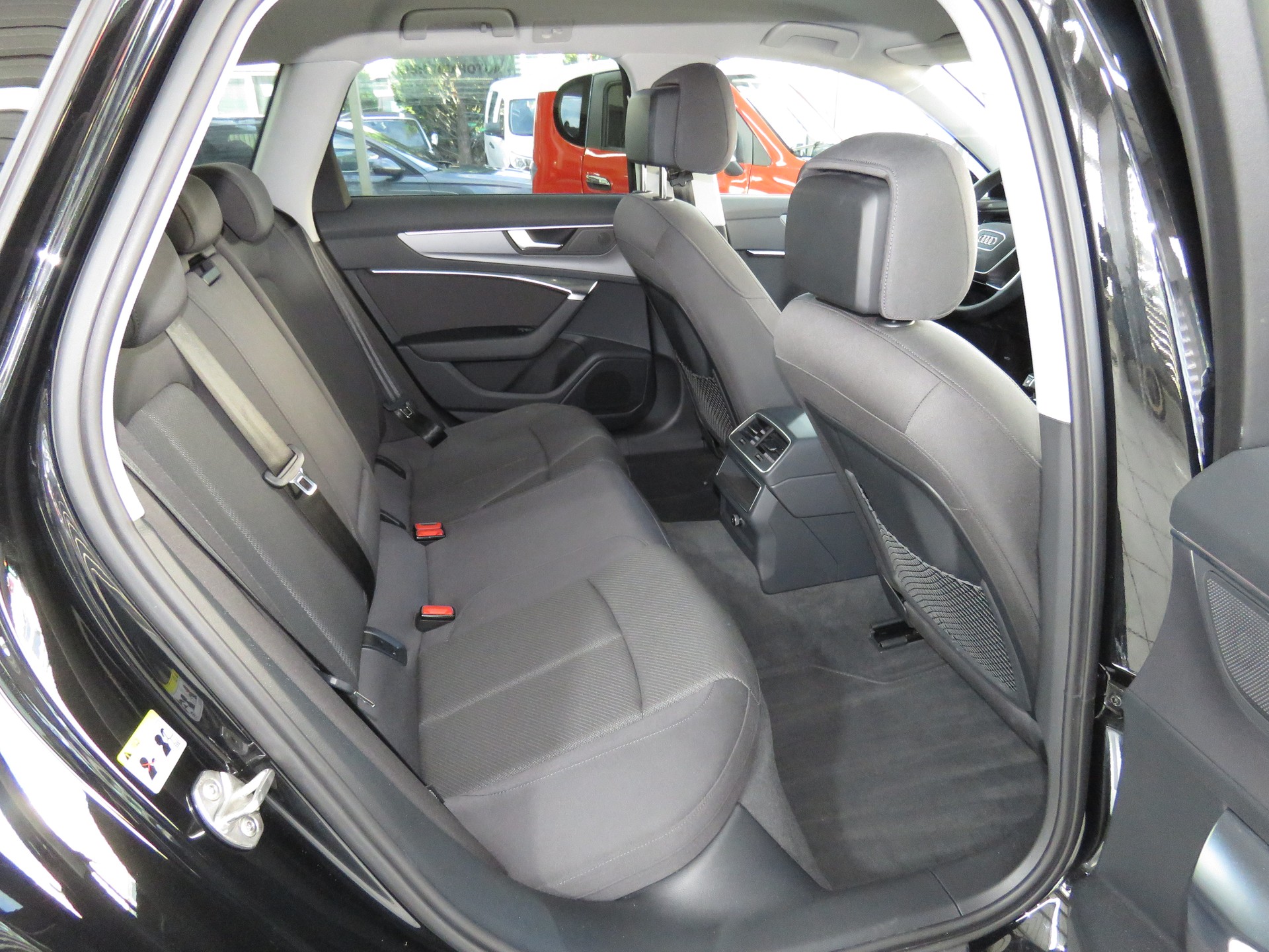 AUDI A6 Avant 40 TDI S-tronic (Automat)-image-13