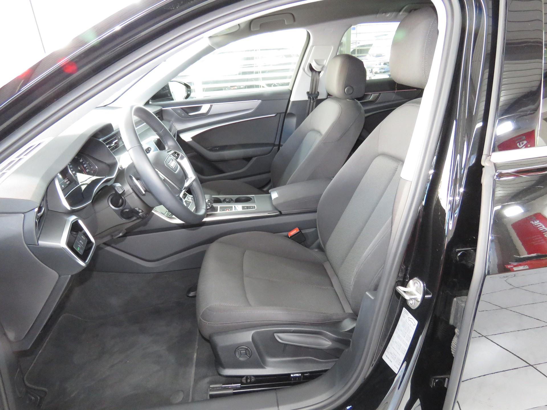 AUDI A6 Avant 40 TDI S-tronic (Automat)-image-7