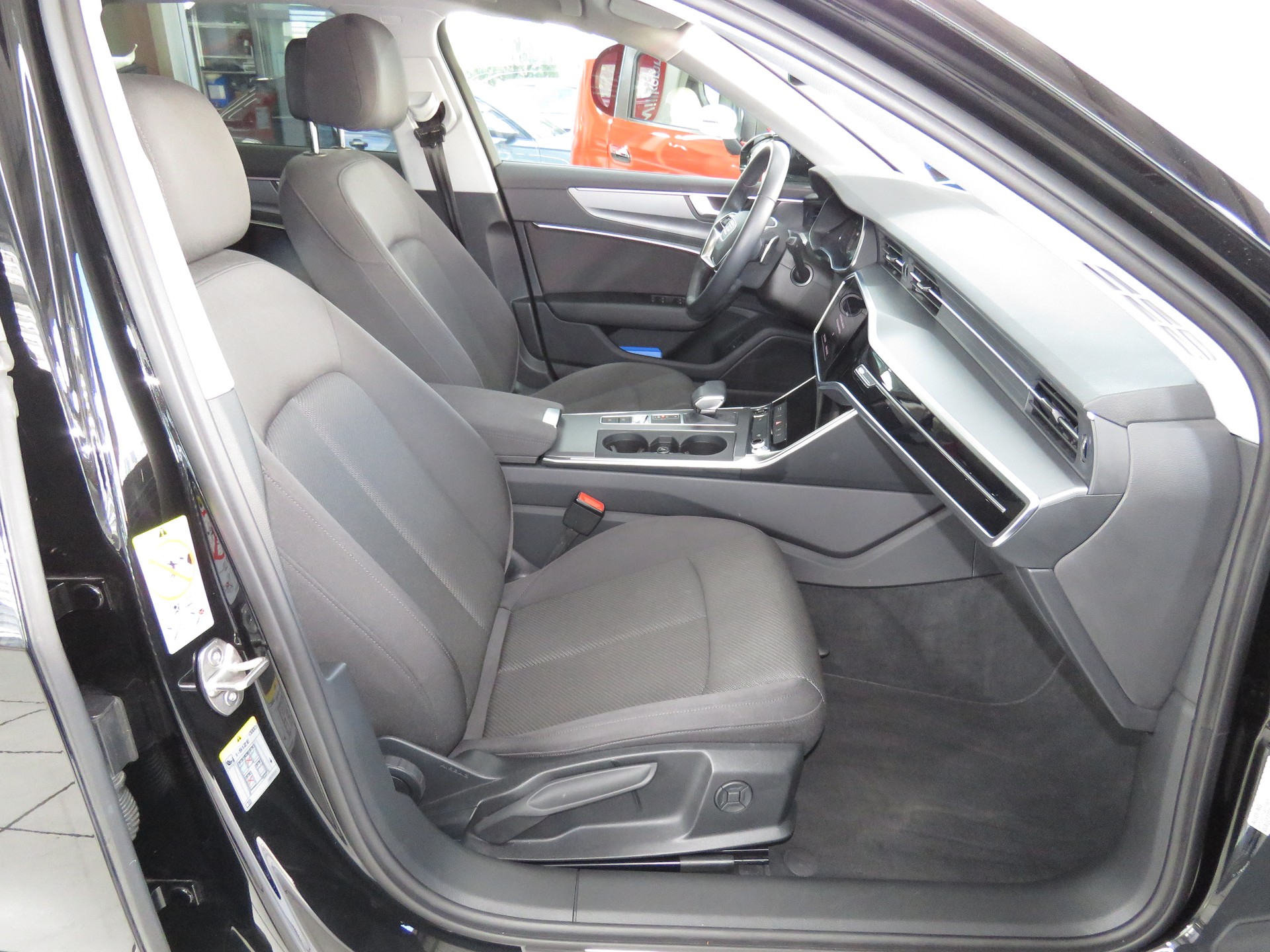 AUDI A6 Avant 40 TDI S-tronic (Automat)-image-12