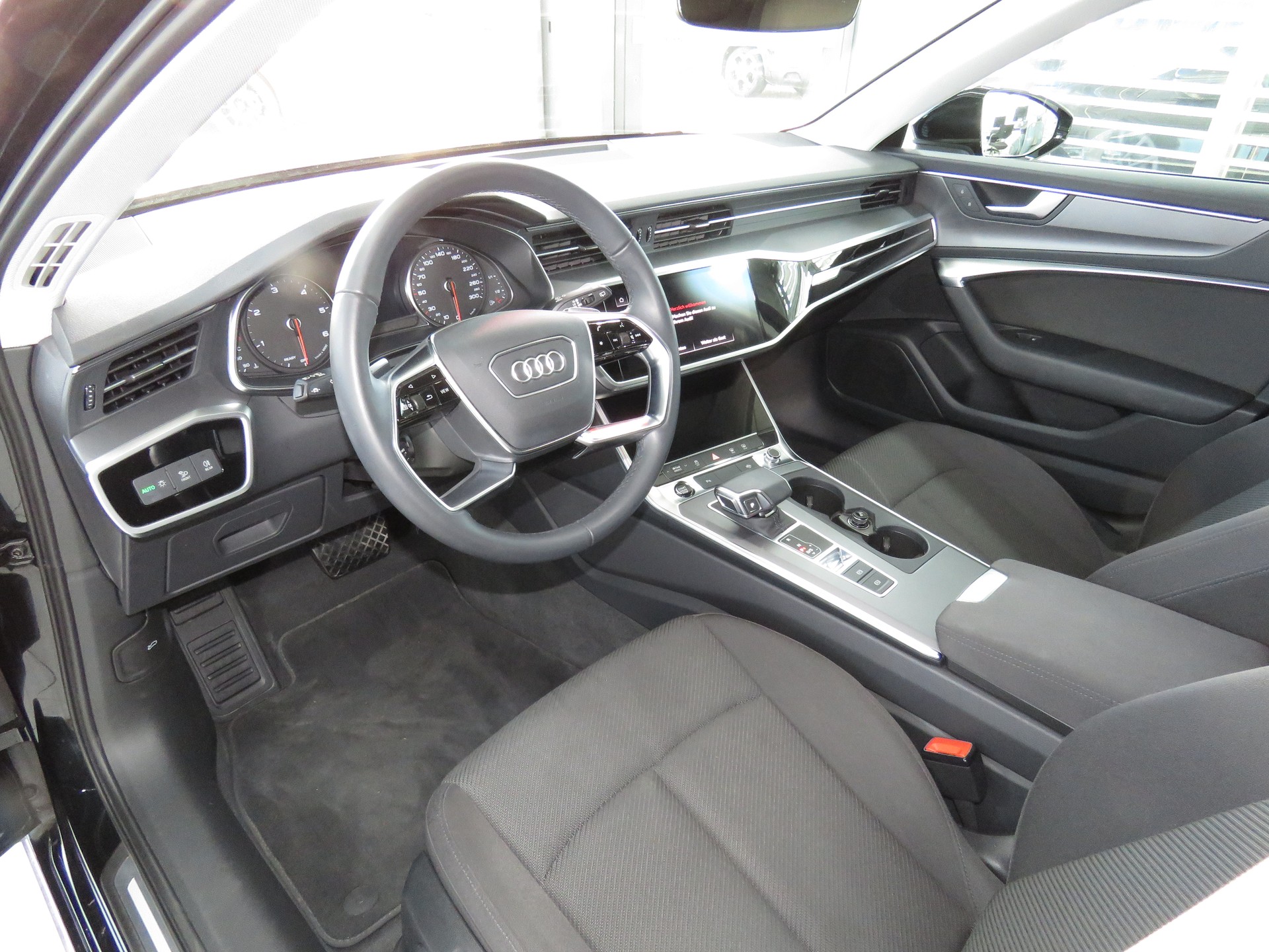 AUDI A6 Avant 40 TDI S-tronic (Automat)-image-6
