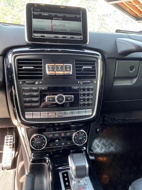 MERCEDES-BENZ G 63 AMG Automatic-image-10