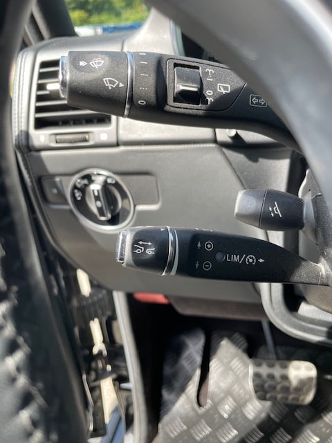 MERCEDES-BENZ G 63 AMG Automatic-image-12