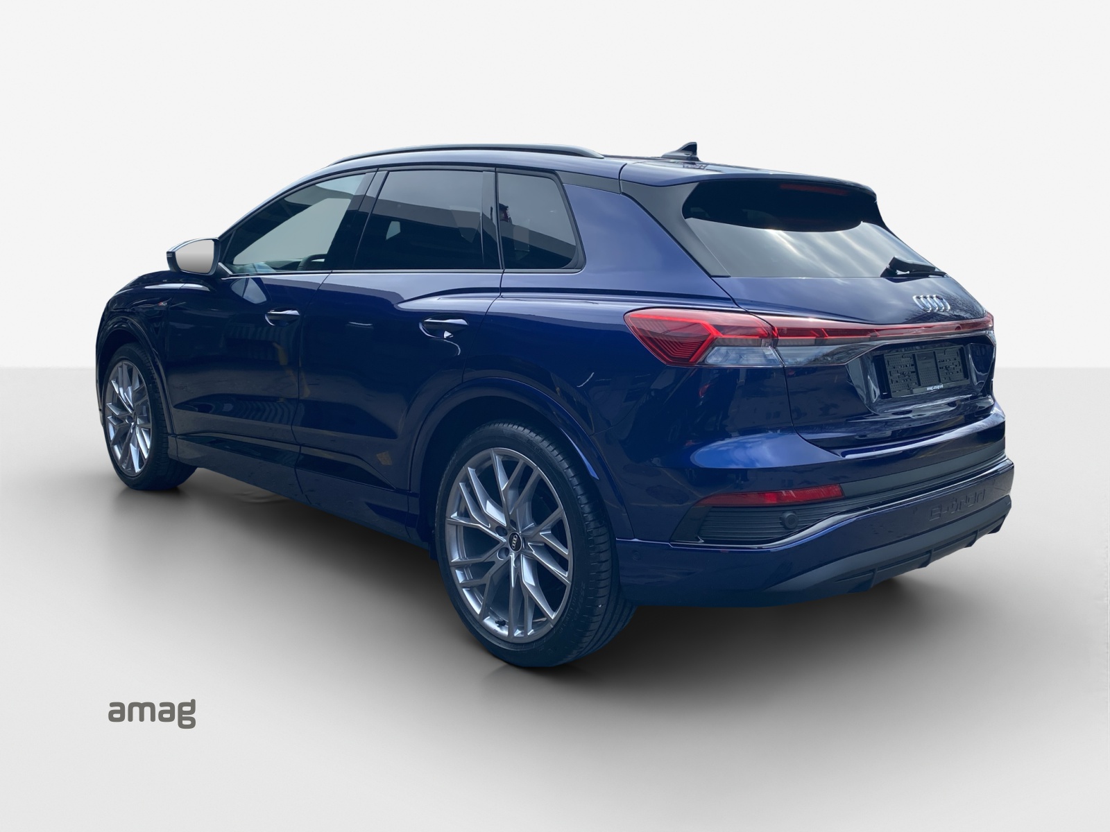AUDI Q4 e-tron 55 quattro-image-2