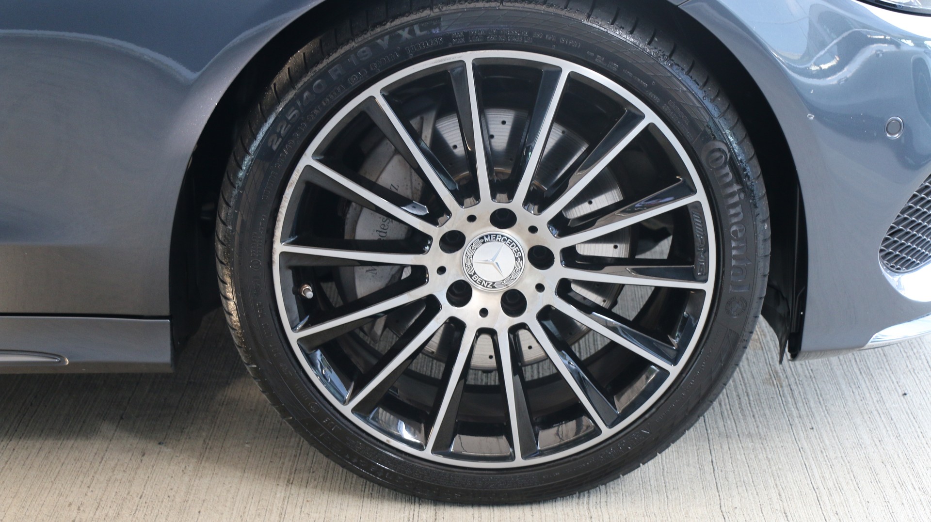 MERCEDES-BENZ C 400 AMG Line 4Matic-image-23